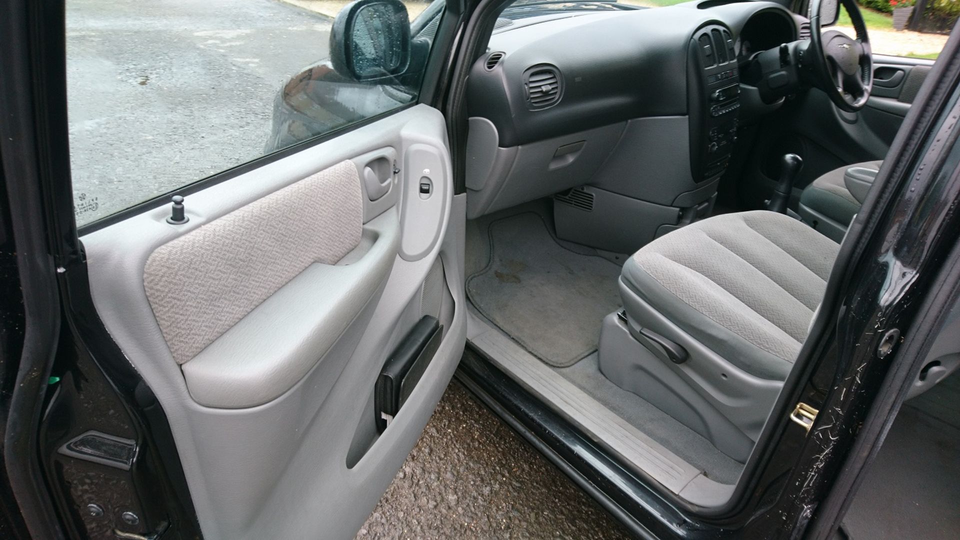 2007/07 REG CHRYSLER VOYAGER SE TOURING in GOOD STARTER AND DRIVER - 7 SEATS - Image 15 of 17