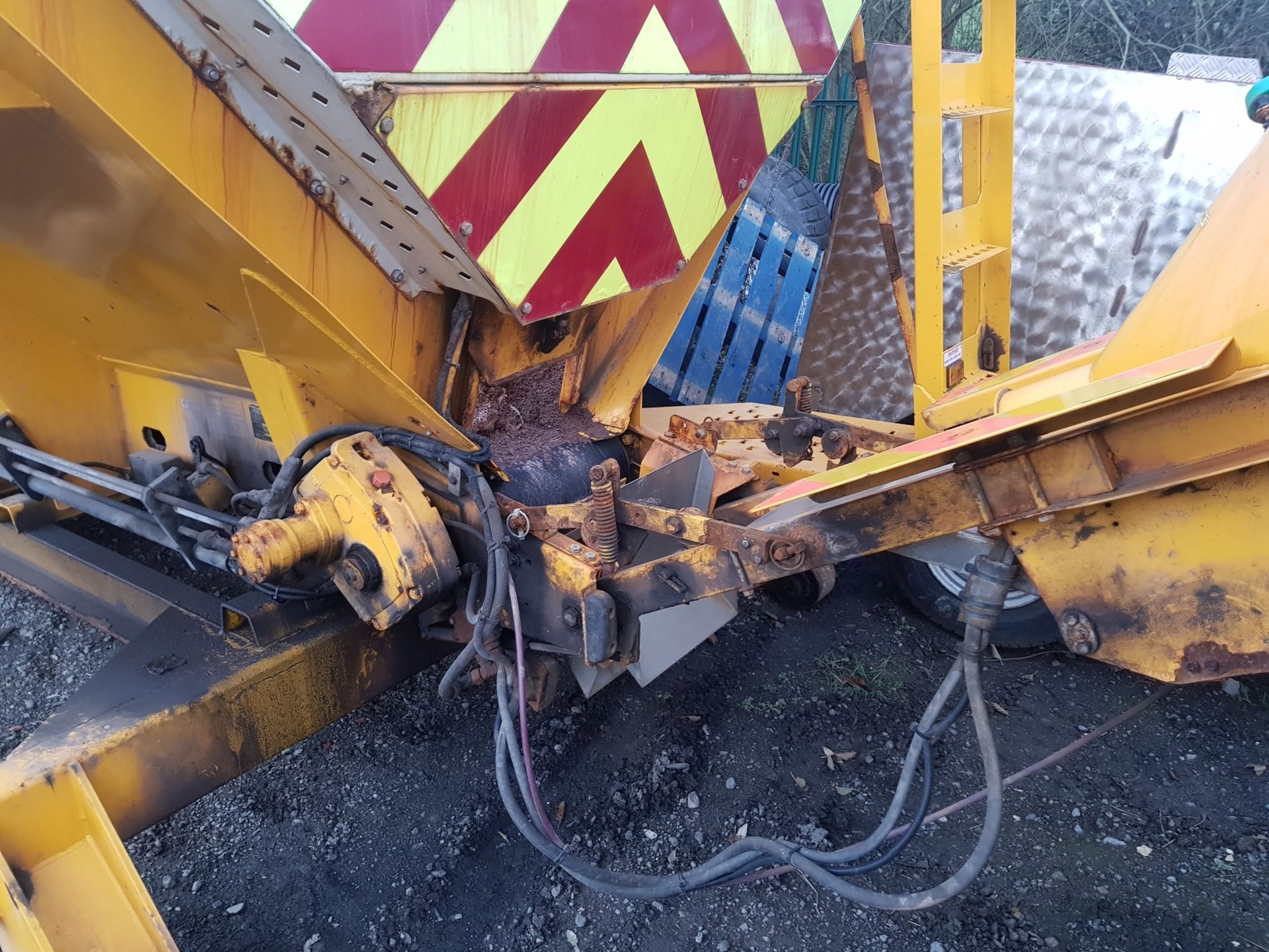 ECON GRITTER BODY / SPREADER, CHOICE OF 2 *PLUS VAT* - Image 4 of 6
