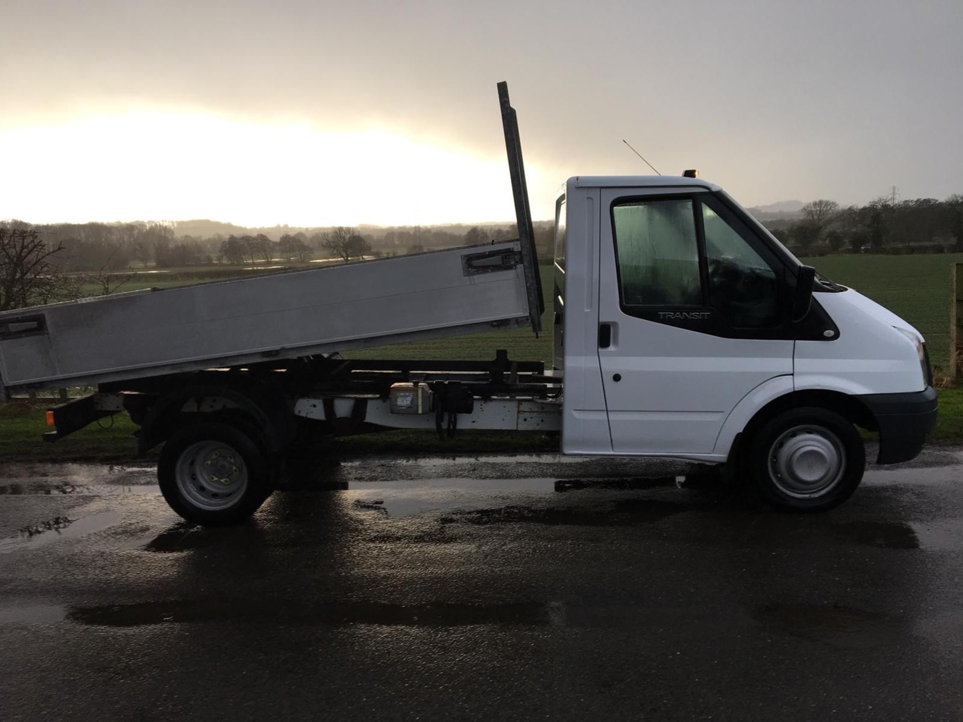 2008/58 REG FORD TRANSIT 100 T350M RWD DIESEL TIPPER, SHOWING 0 FORMER KEEPERS *NO VAT* - Image 7 of 11