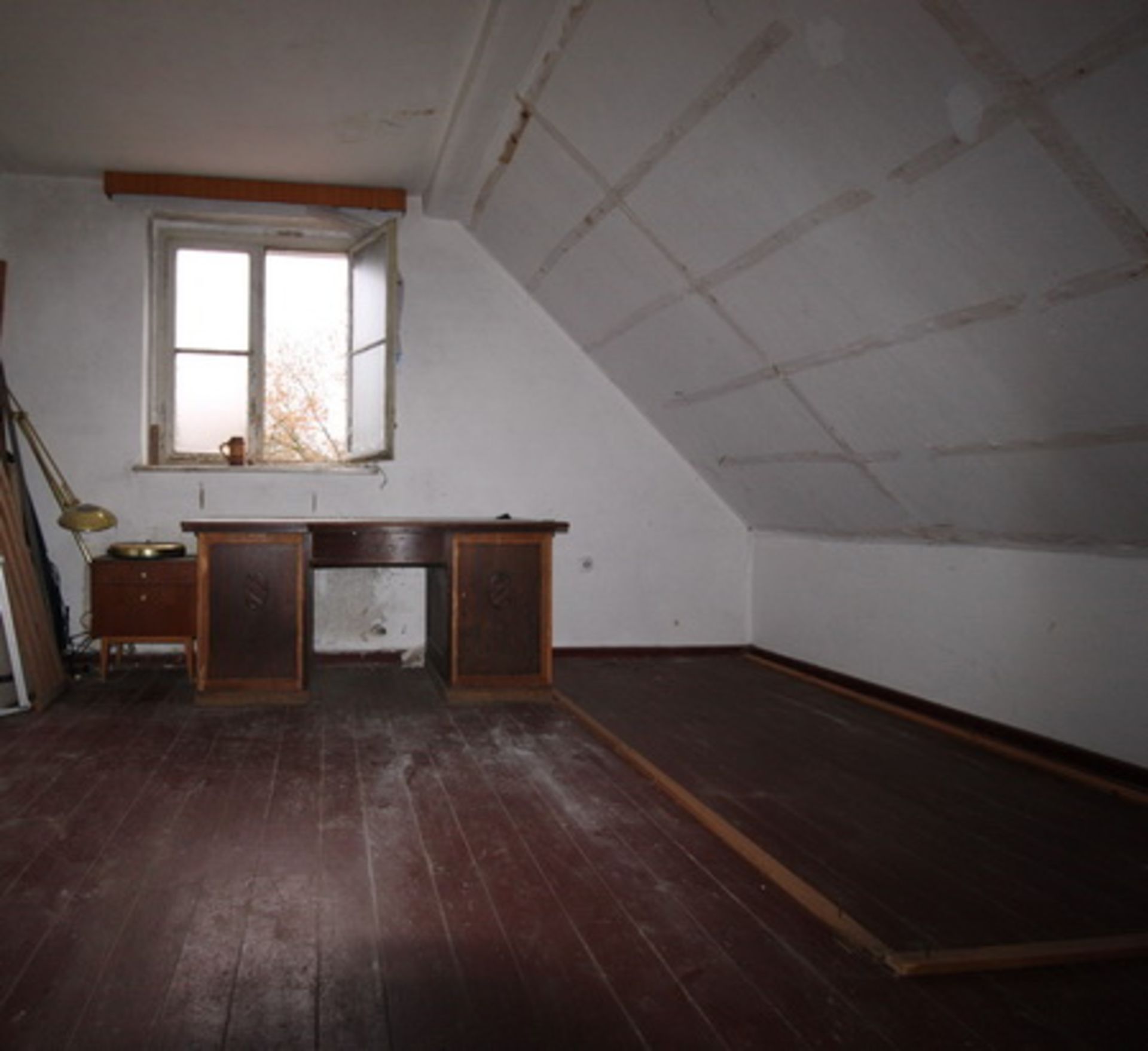 NO RESERVE 3,681 sqm - Massive Farm: Cow Shed, Dairy & Two Storey House - Germany - Image 12 of 54