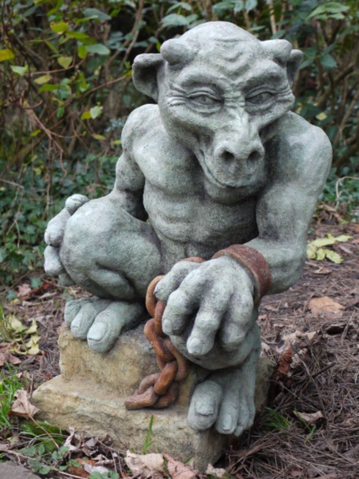 PAIR OF GARGOYLES   These rare statues/gargoyles are all individually hand finished in the UK. - Image 6 of 12