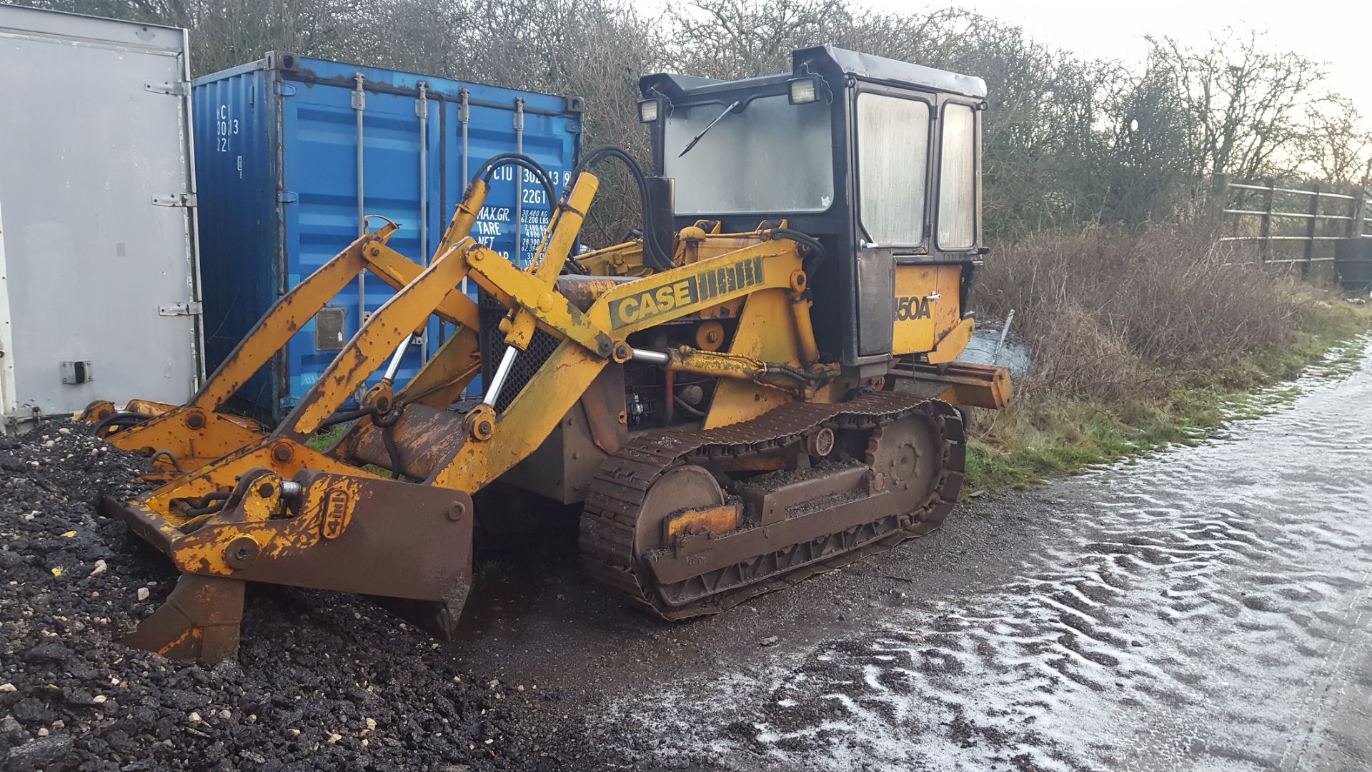 YEAR UNKNOWN CASE 450A TRACKED DOZER WITH A 4 IN 1 BUCKET *PLUS VAT*