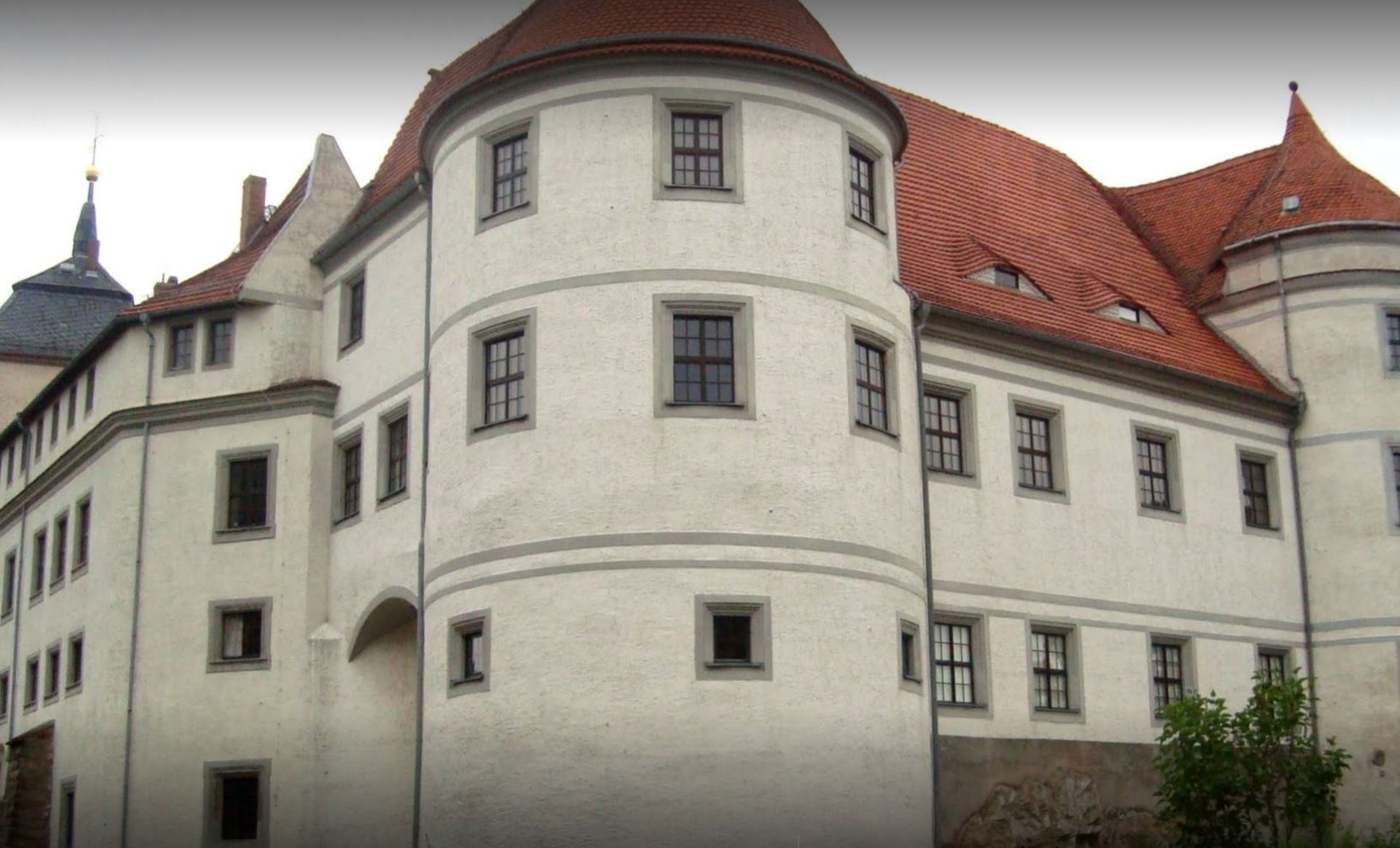 LARGE FORMER GUEST HOUSE IN NOSSEN, GERMANY - Image 46 of 47