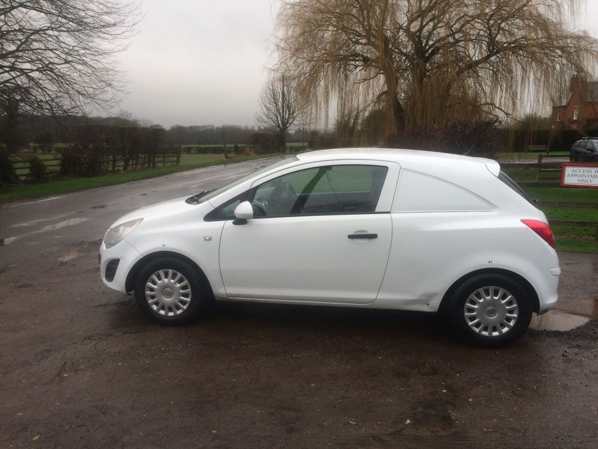 2011/11 REG VAUXHALL CORSA SRI CDTI WHITE DIESEL CAR DERIVED VAN WITH AIR CON *NO VAT* - Image 3 of 11