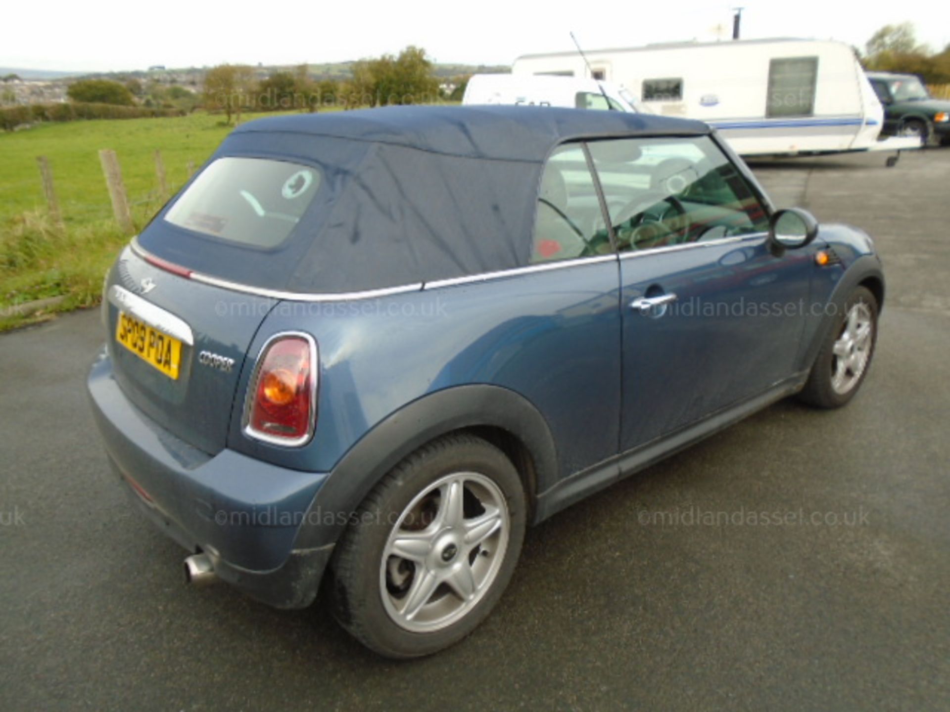 2009/09 REG MINI COOPER 1.6 CONVERTIBLE SERVICE HISTORY - Image 5 of 11