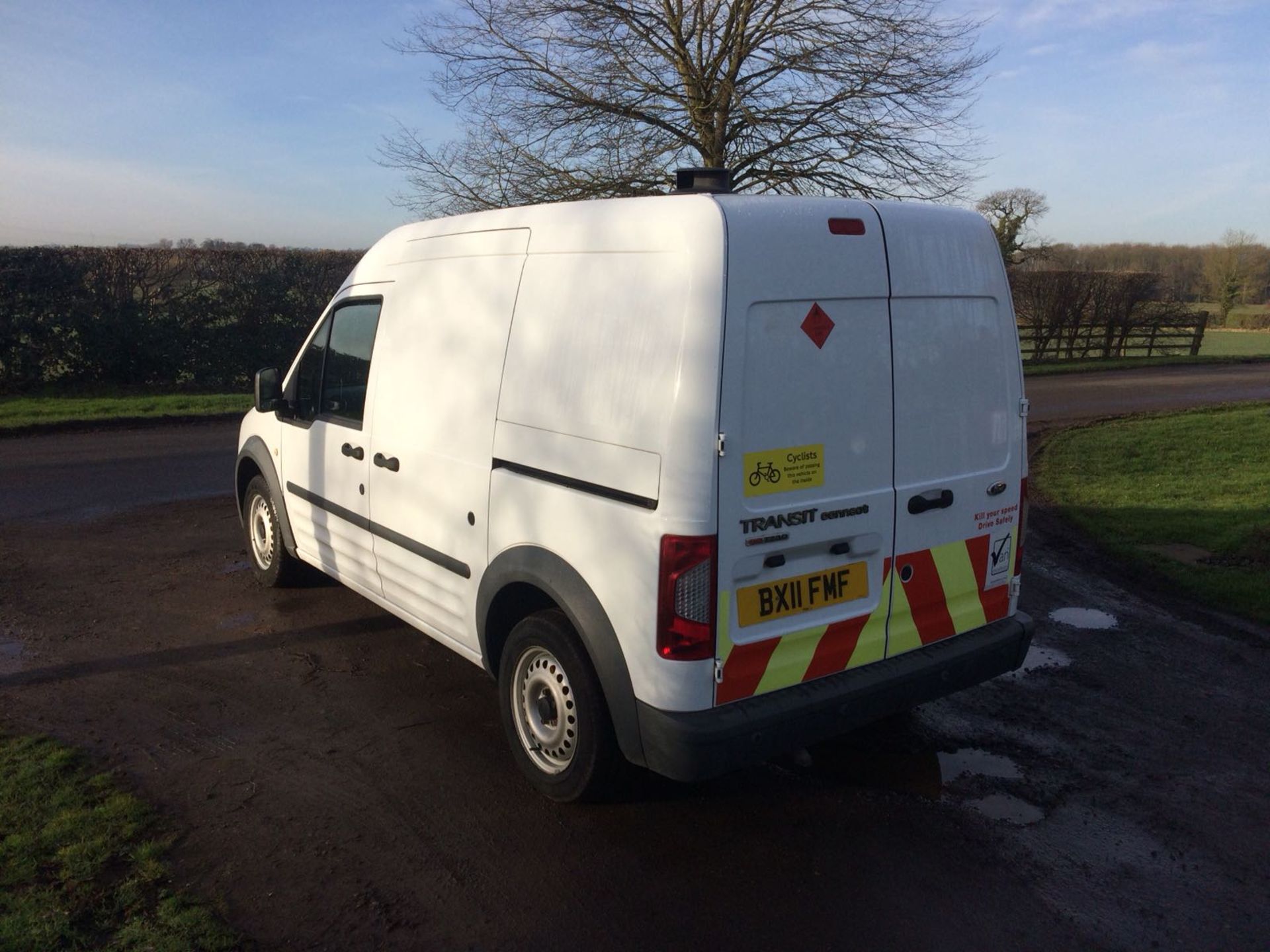 2011/11 REG FORD TRANSIT CONNECT 90 T230 WHITE DIESEL PANEL VAN, SHOWING 1 FORMER KEEPER *PLUS VAT* - Image 4 of 19