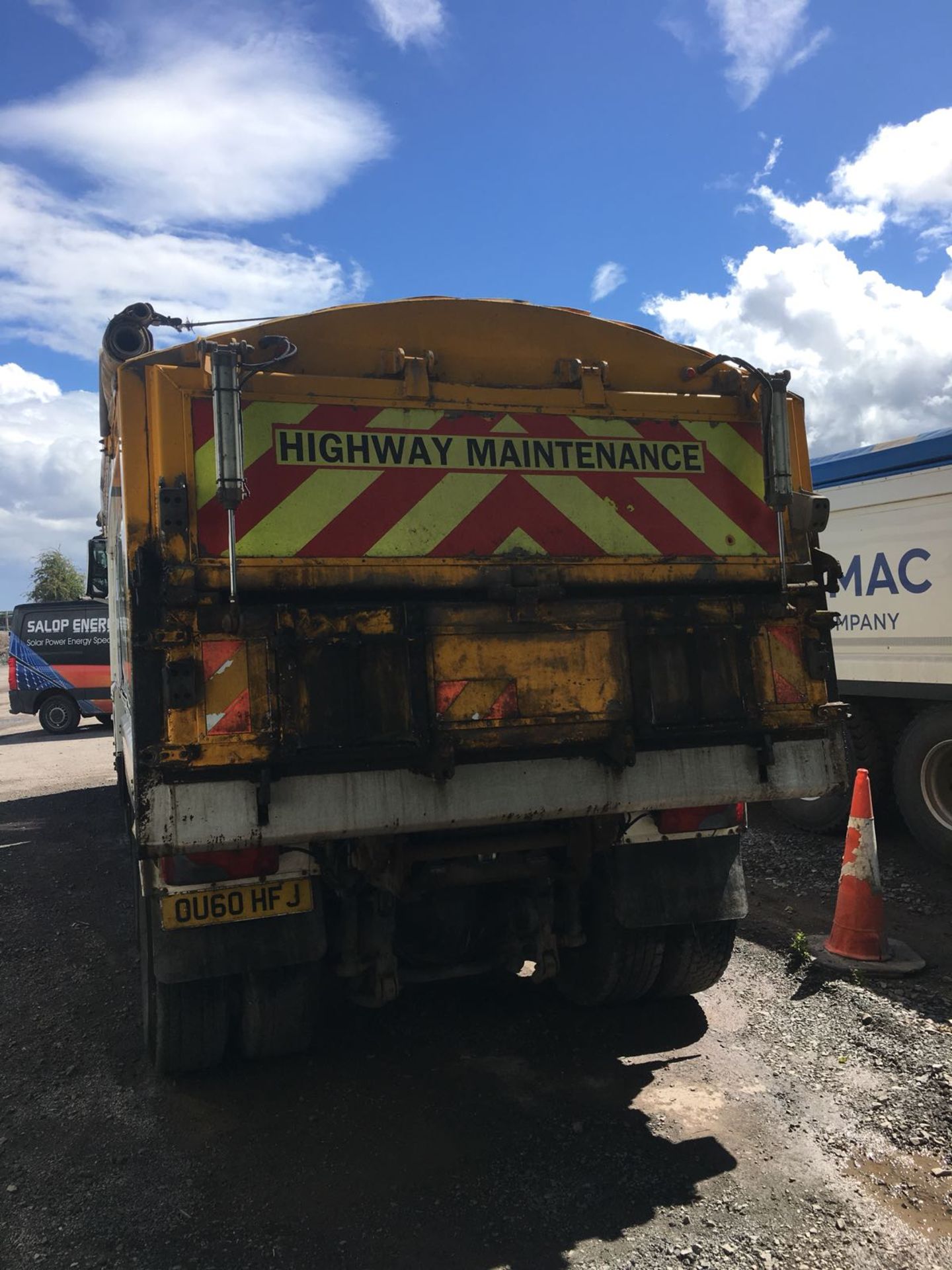 2011/60 REG MAN TGS WHITE DIESEL TIPPER LORRY, SHOWING 1 FORMER KEEPER *PLUS VAT* - Image 5 of 30