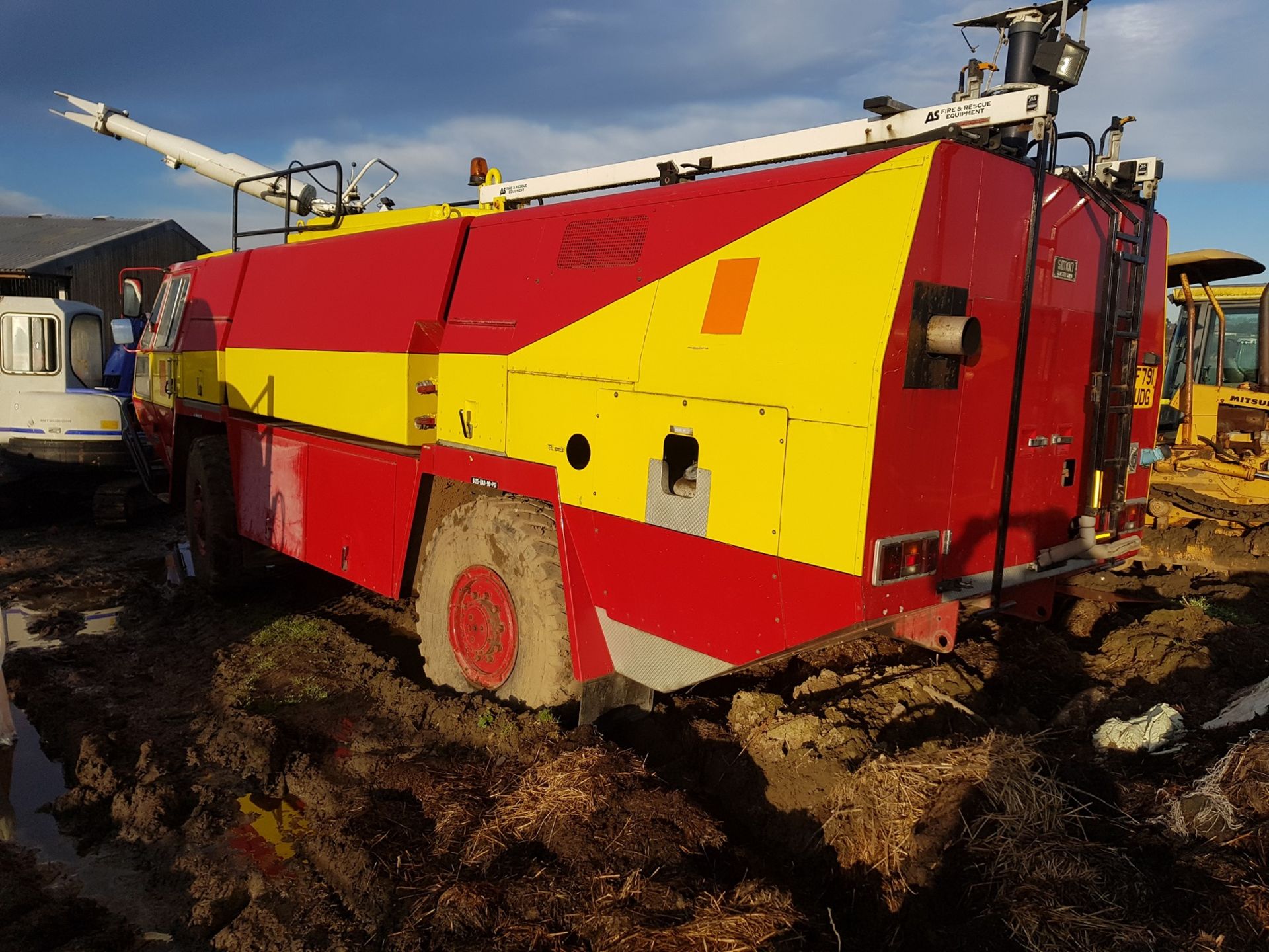 1989 SIMON GLOSTER SARO PROTECTOR FIRE ENGINE RED/YELLOW *PLUS VAT* - Image 3 of 5