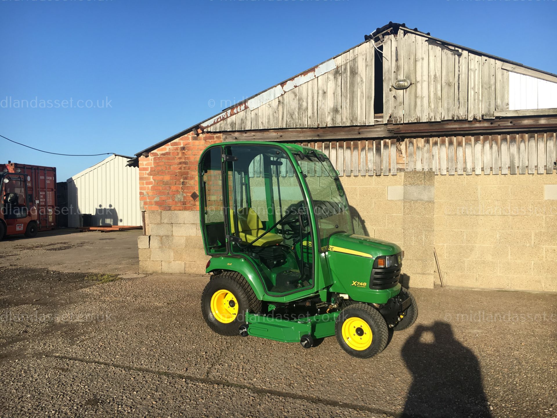 2011 JOHN DEERE X748 RIDE ON MOWER