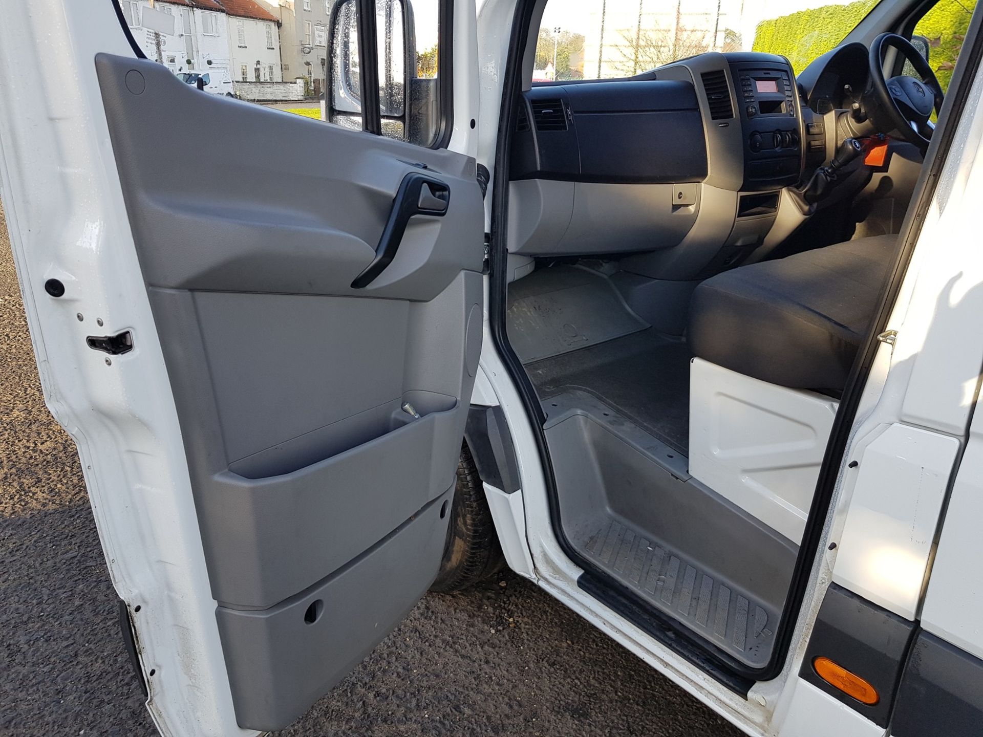 2015/15 REG MERCEDES-BENZ SPRINTER 313 CDI PANEL VAN, SHOWING 0 FORMER KEEPERS *NO VAT* - Image 8 of 16