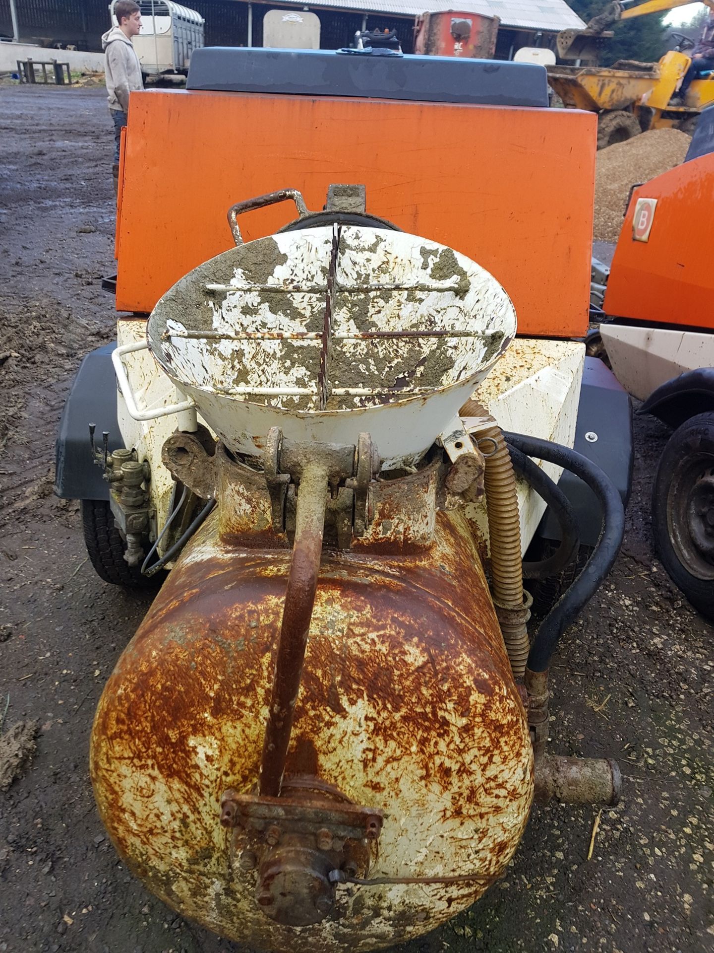 2006 SINGLE AXLE CONCRETE PUMP, YOU ARE BIDDING FOR ONE BUT 2 AVAILABLE *PLUS VAT* - Image 3 of 7