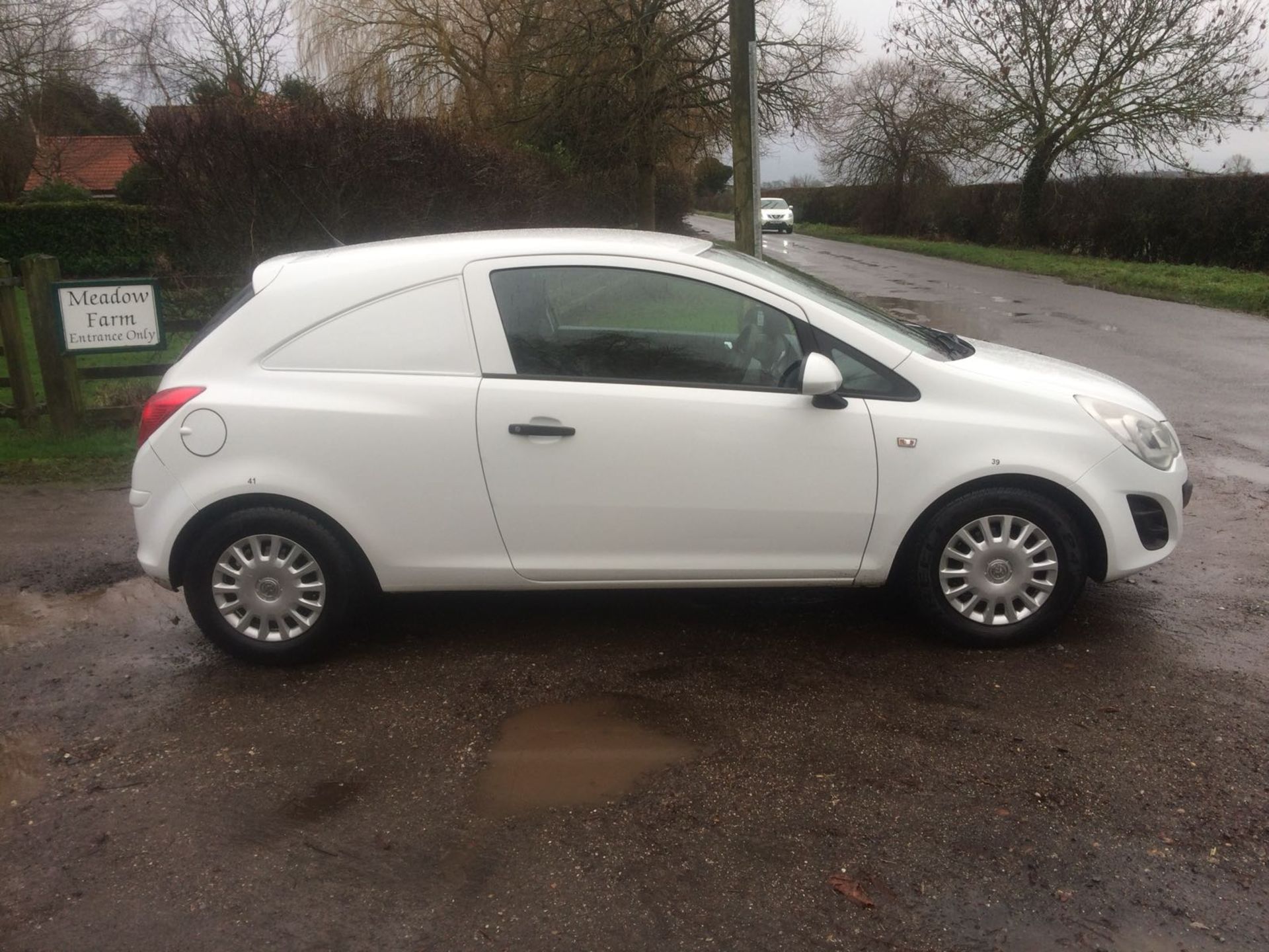 2011/11 REG VAUXHALL CORSA SRI CDTI WHITE DIESEL CAR DERIVED VAN WITH AIR CON *NO VAT* - Image 5 of 11