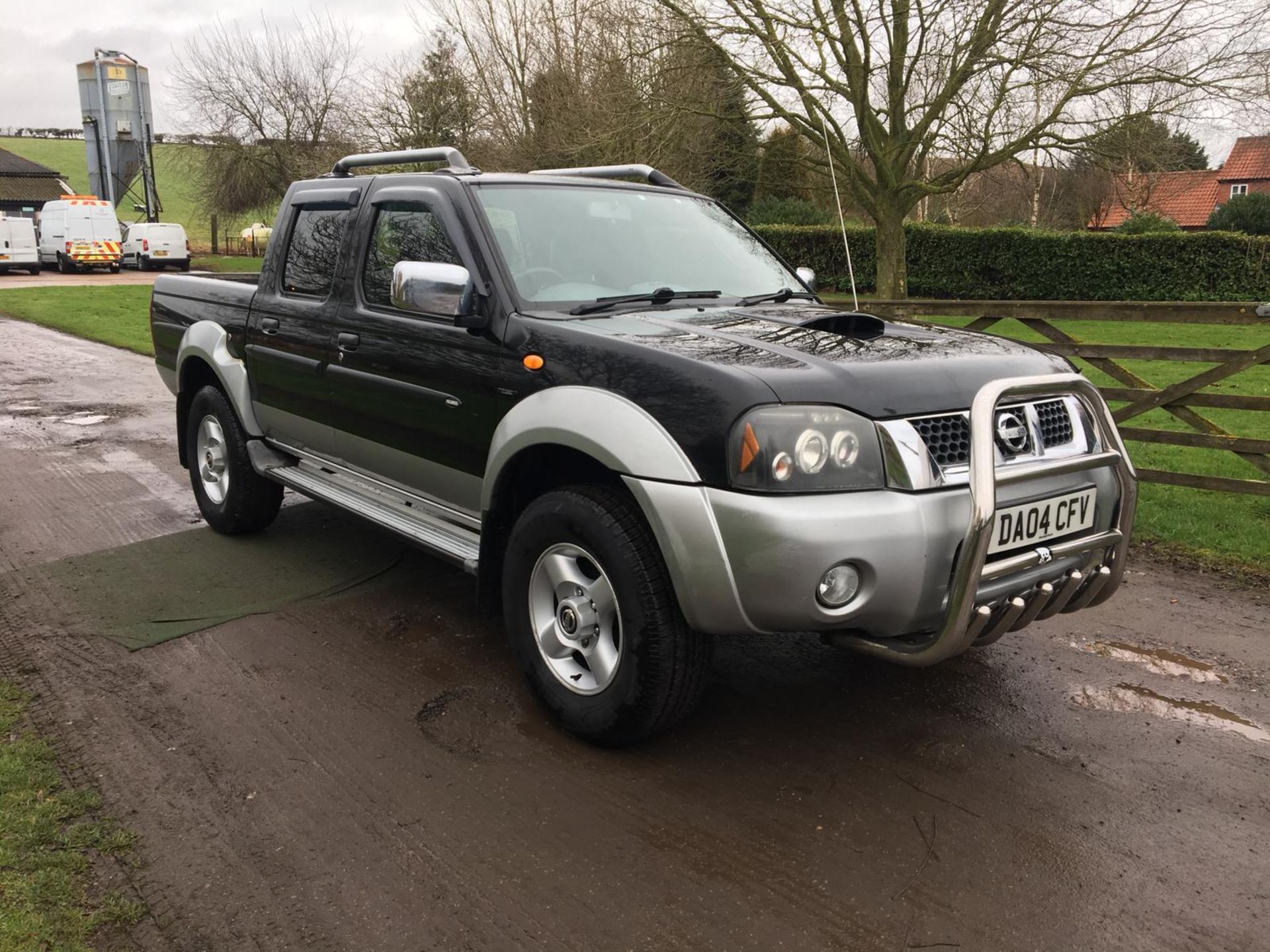 2004/04 REG NISSAN D22 2.5 DIESEL 4X4 NAVARA BLACK / SILVER PICK-UP *NO VAT*