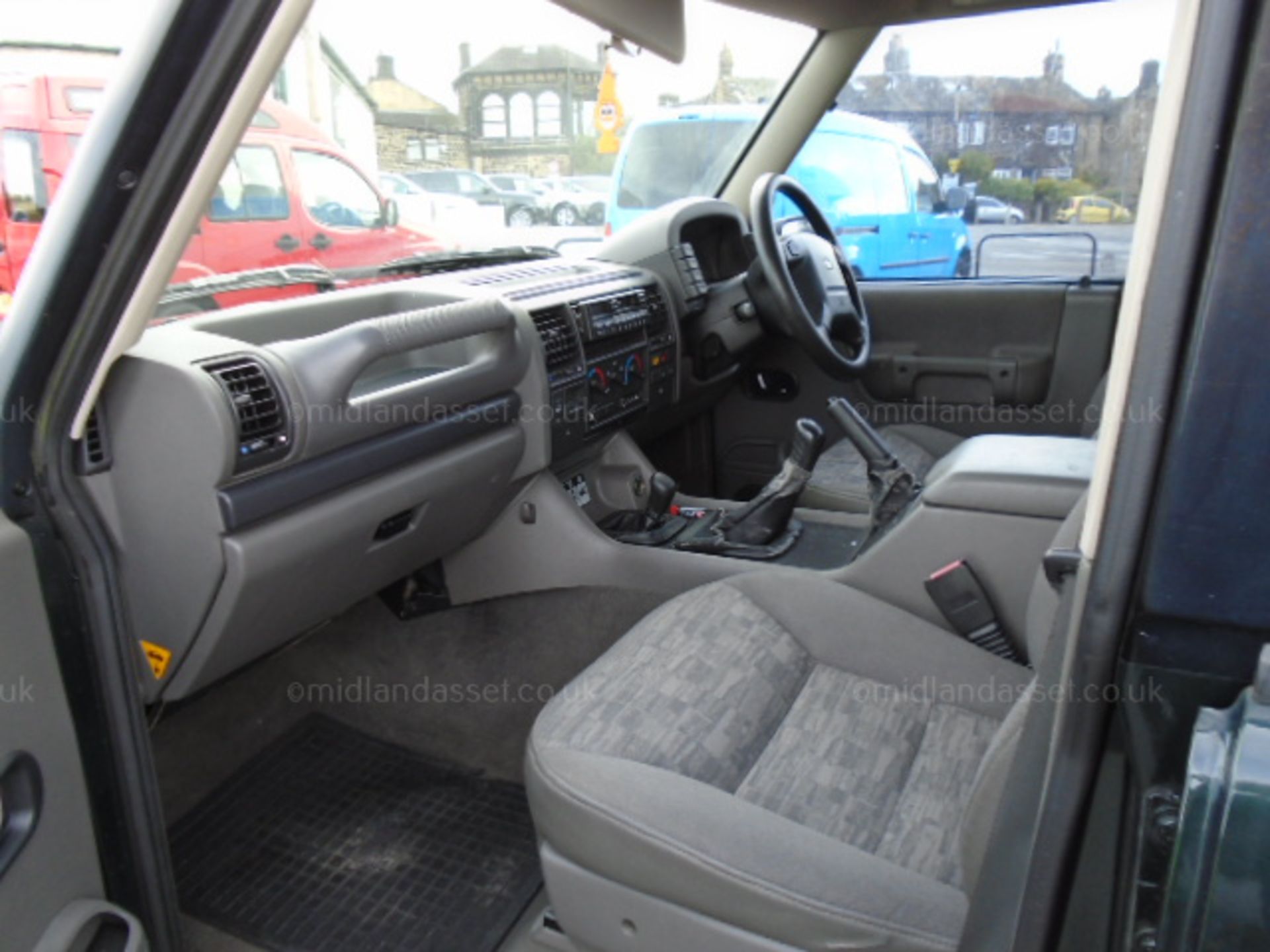 2001/Y REG LAND ROVER DISCOVERY TD5 ESTATE - Image 9 of 9