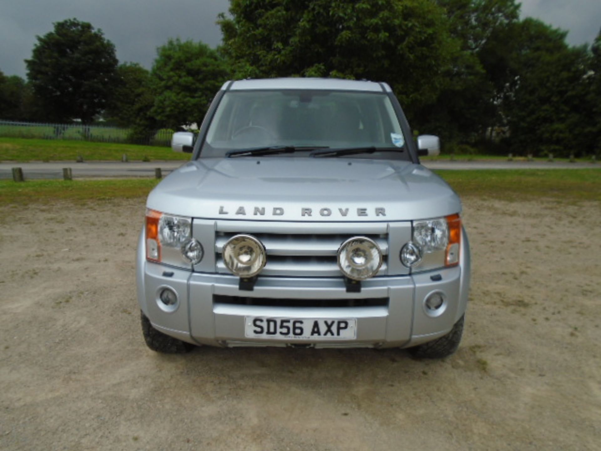 2006/56 REG LAND ROVER DISCOVERY TDV6 XS AUTOMATIC 2.7 DIESEL ESTATE *NO VAT* - Image 2 of 12