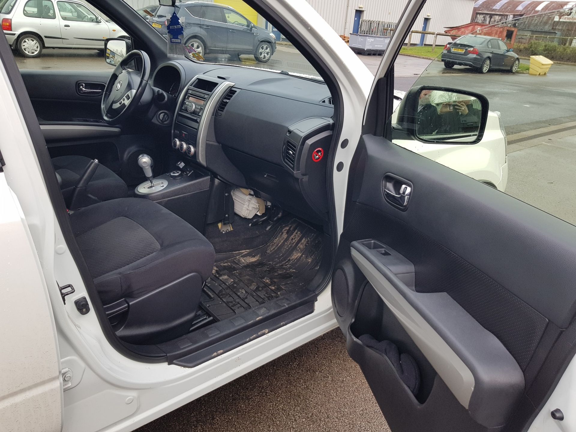 2012 NISSAN X-TRAIL 4X4 2.0 DIESEL AUTOMATIC, LEFT HAND DRIVE - REGISTERED IN SWITZERLAND *NO VAT* - Image 11 of 20