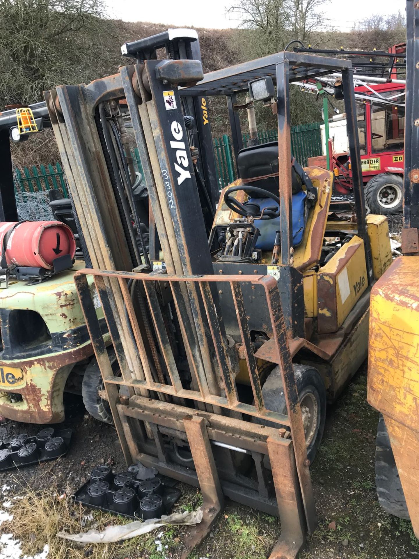UNKNOWN YEAR YALE GLP25R8 GAS FORKLIFT - SELLING AS SPARES / REPAIRS *PLUS VAT* - Image 4 of 4