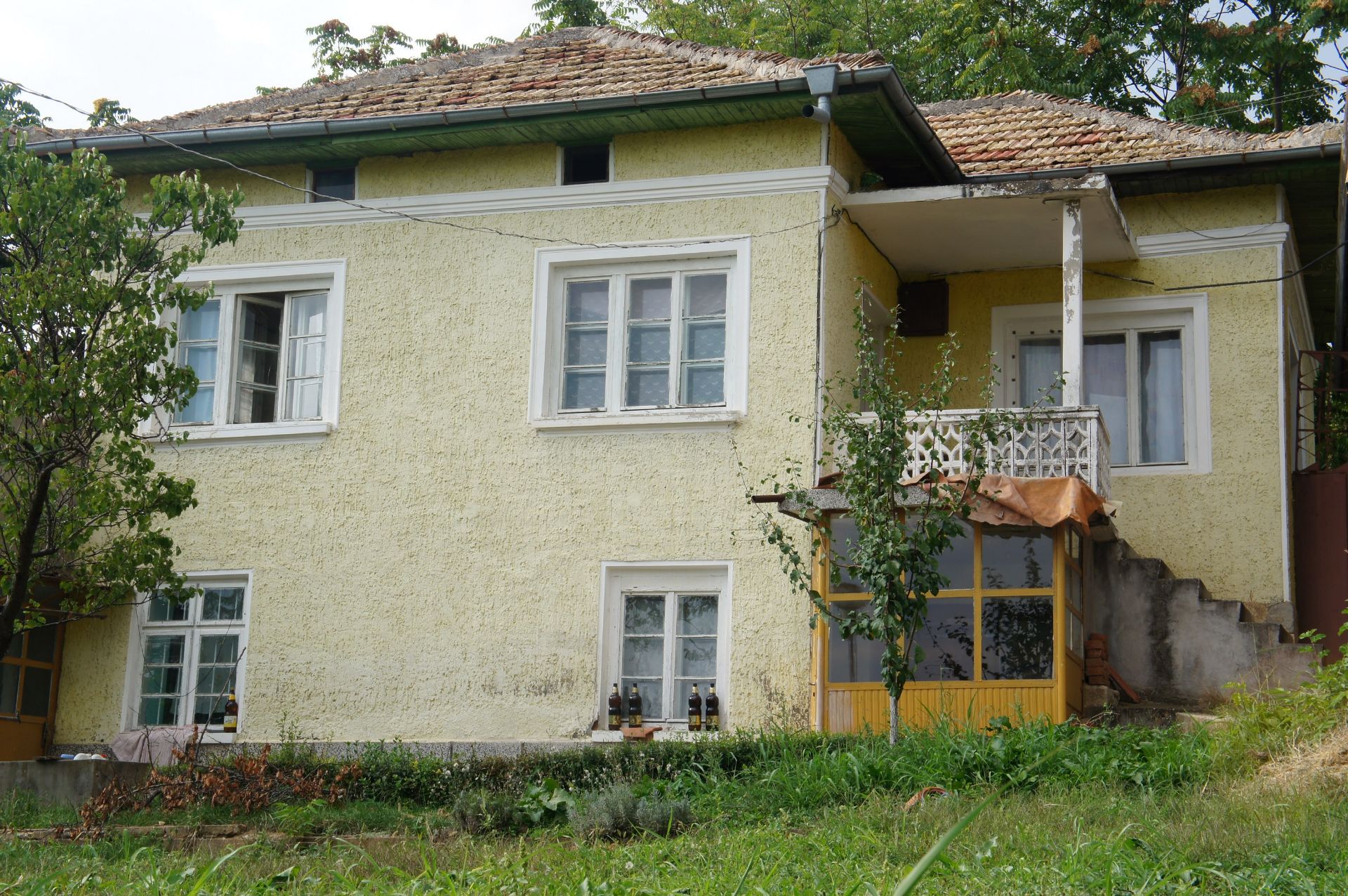 FREEHOLD 3 BEDROOM PROPERTY AND LAND IN BULGARIA - Image 4 of 23