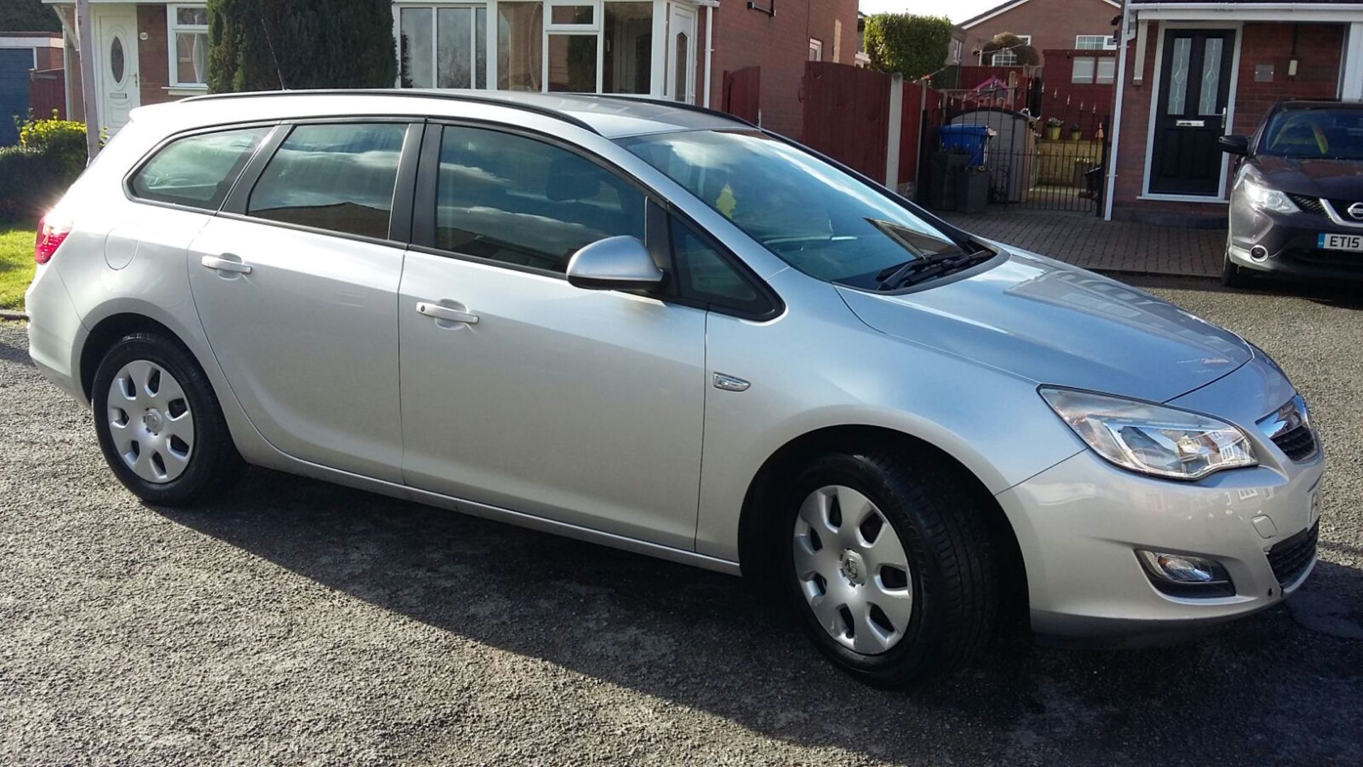 2012/12 REG VAUXHALL ASTRA EXCLUSIVE CDTI ECOFLEX SILVER DIESEL ESTATE, SHOWING 0 FORMER KEEPERS - Image 2 of 11