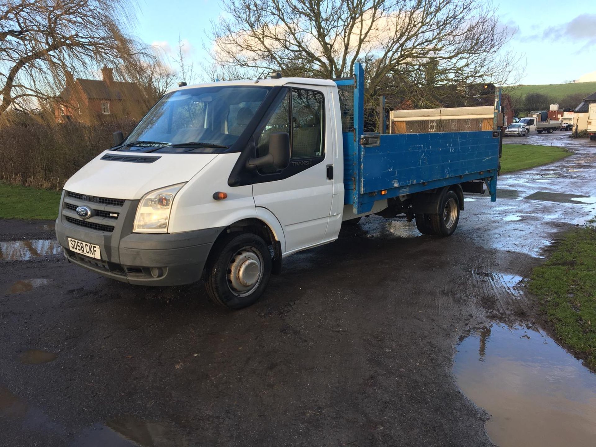 2008/58 REG FORD TRANSIT 100 T350L RWD WHITE DIESEL DROPSIDE LORRY, SHOWING 1 FORMER KEEPER *NO VAT* - Image 3 of 10