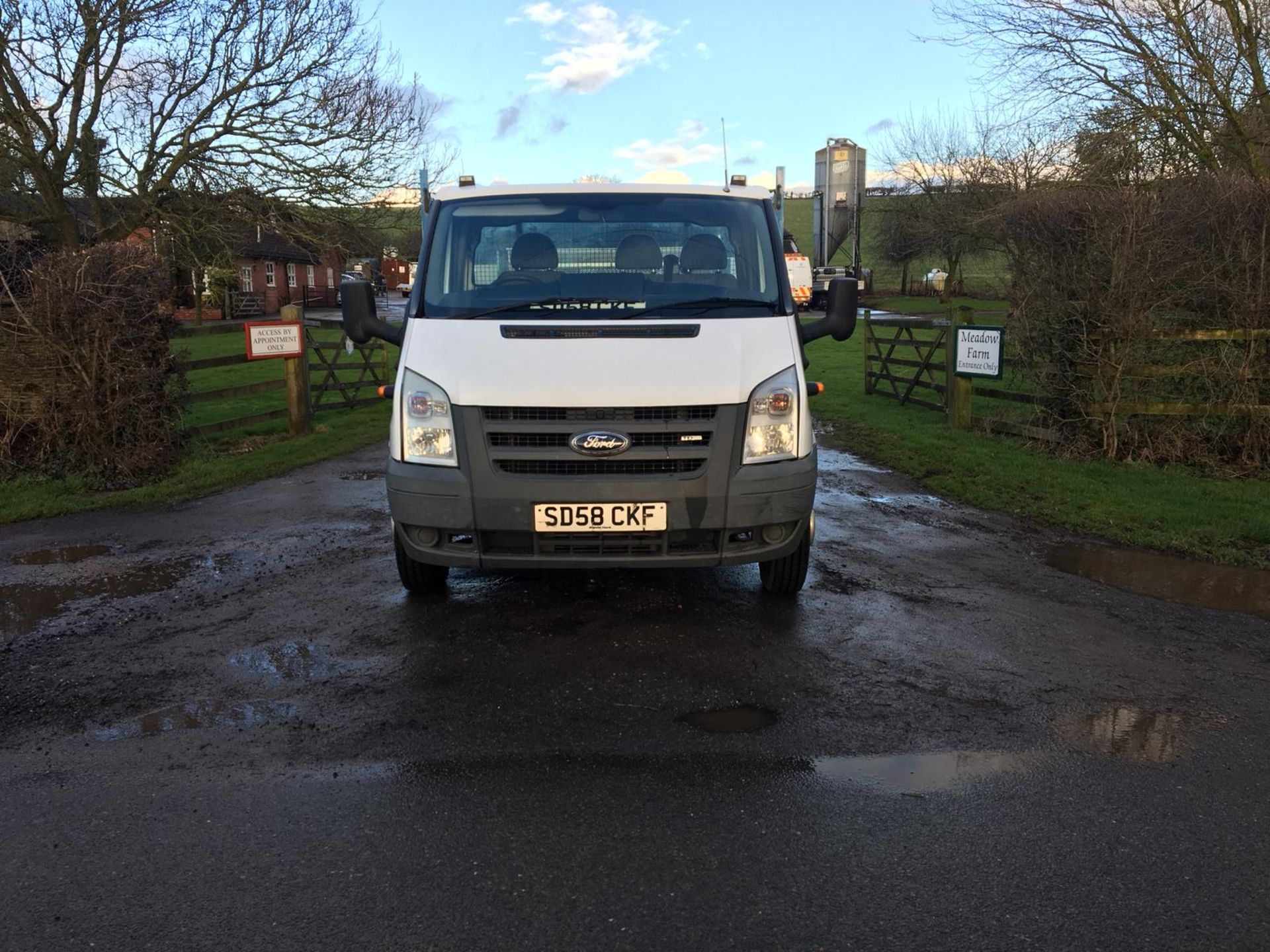 2008/58 REG FORD TRANSIT 100 T350L RWD WHITE DIESEL DROPSIDE LORRY, SHOWING 1 FORMER KEEPER *NO VAT* - Image 2 of 10