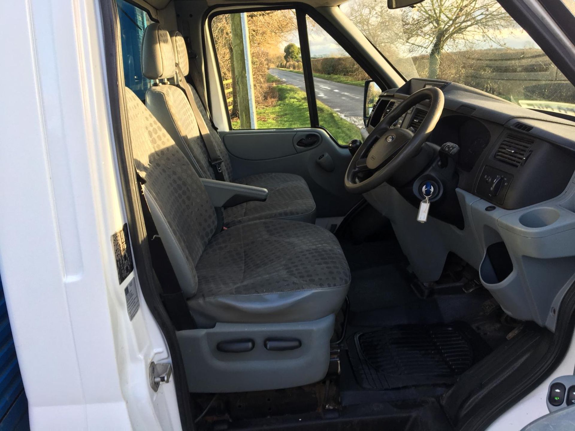 2008/58 REG FORD TRANSIT 100 T350L RWD WHITE DIESEL DROPSIDE LORRY, SHOWING 1 FORMER KEEPER *NO VAT* - Image 10 of 10