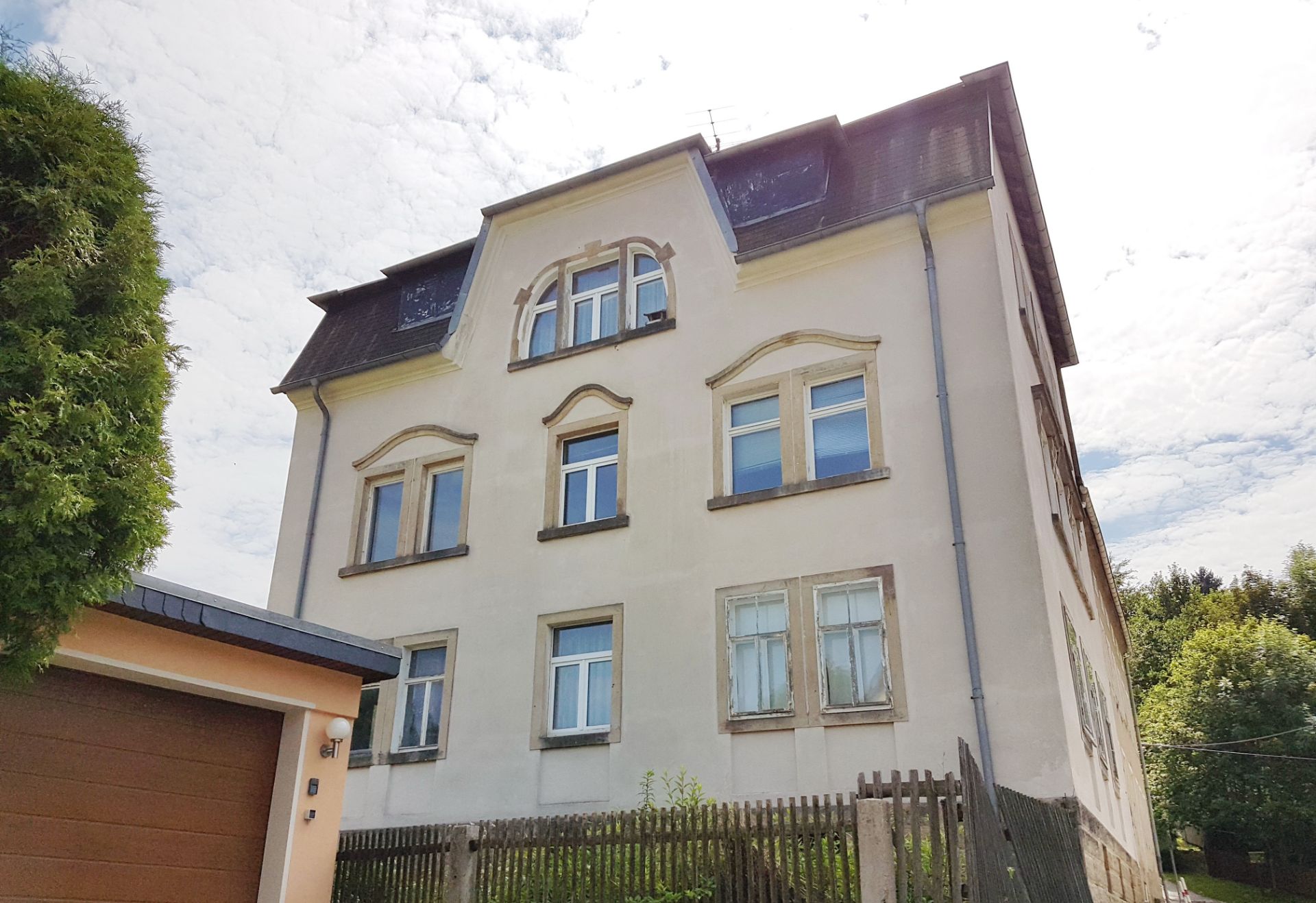 TWO NEIGHBOURING BLOCKS IN GERMANY – OVER 50 ROOMS! *NO RESERVE* - Image 15 of 127