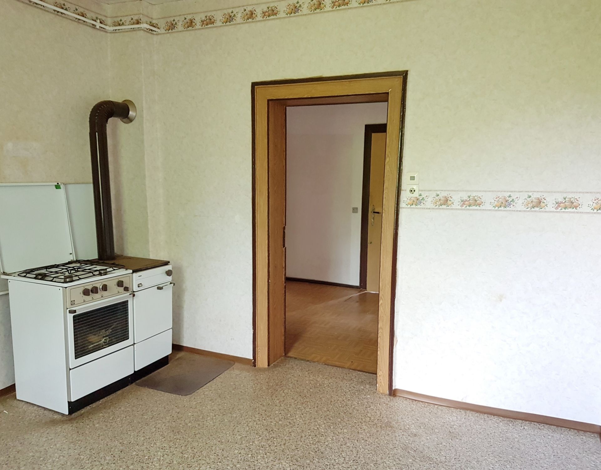 TWO NEIGHBOURING BLOCKS IN GERMANY – OVER 50 ROOMS! *NO RESERVE* - Image 81 of 127