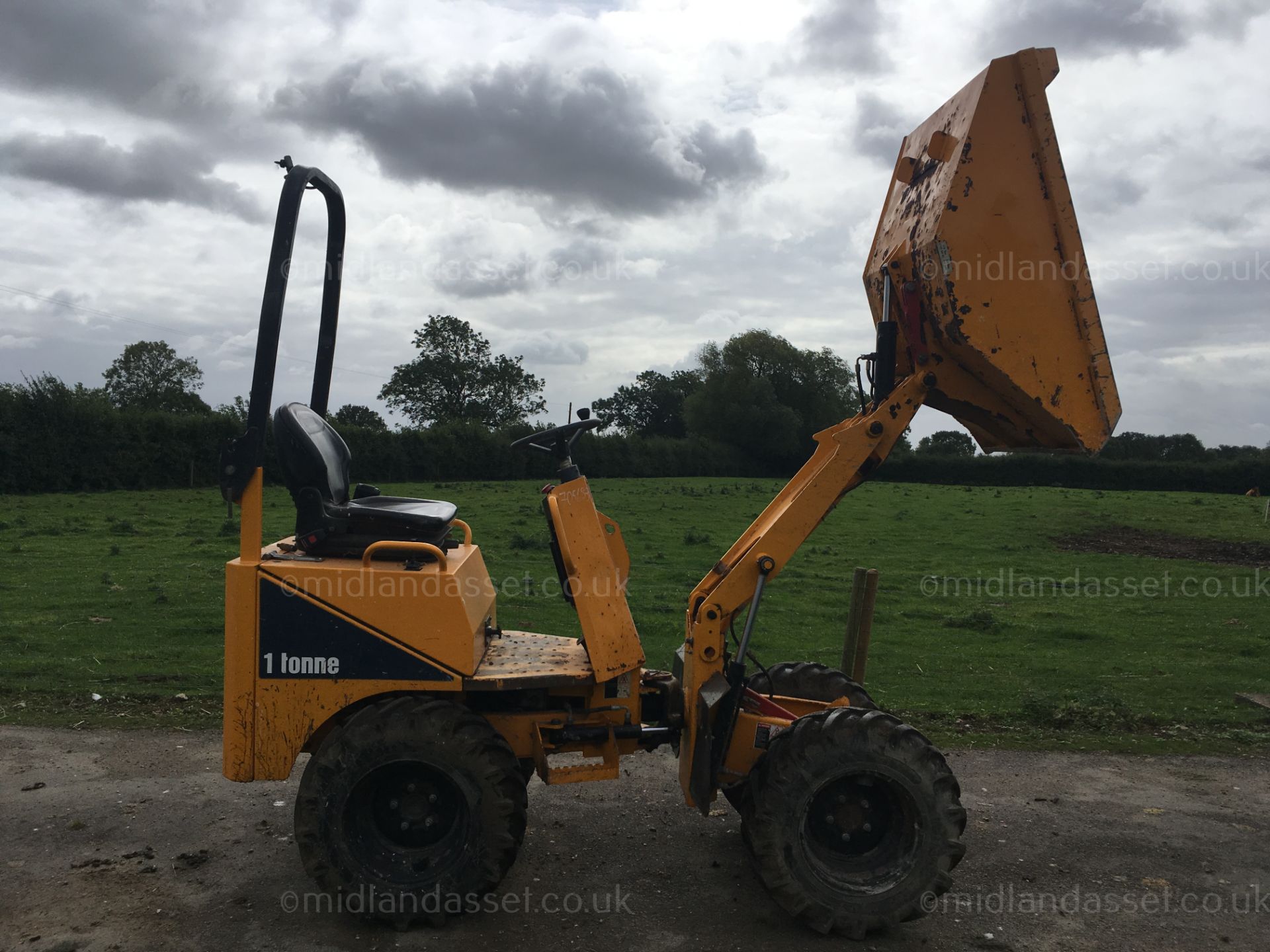 2014 THWAITES 1 TONNE HIGH LIFT DUMPER - Image 3 of 4