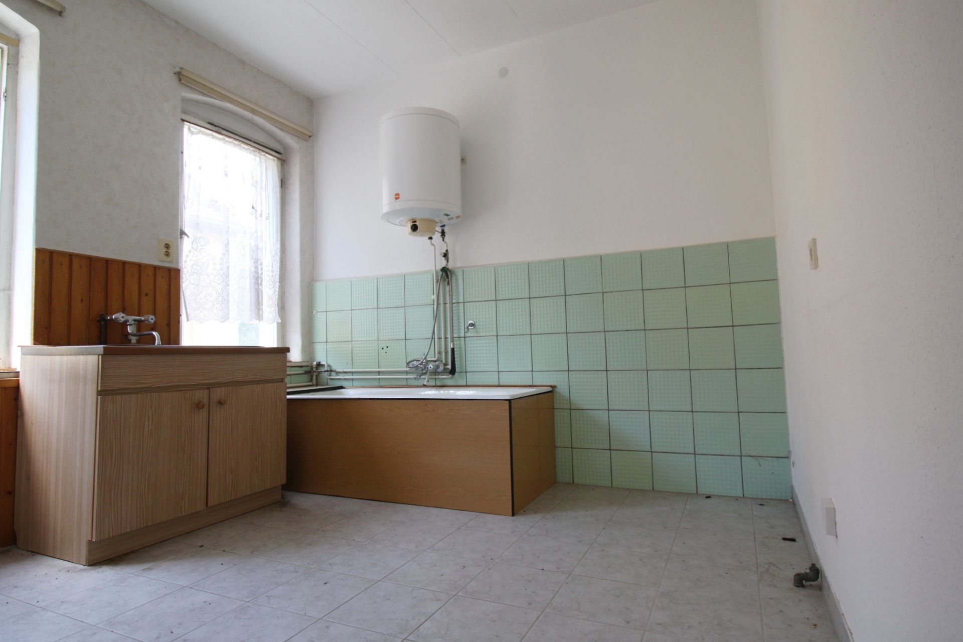 TWO NEIGHBOURING BLOCKS IN GERMANY – OVER 50 ROOMS! *NO RESERVE* - Image 40 of 127