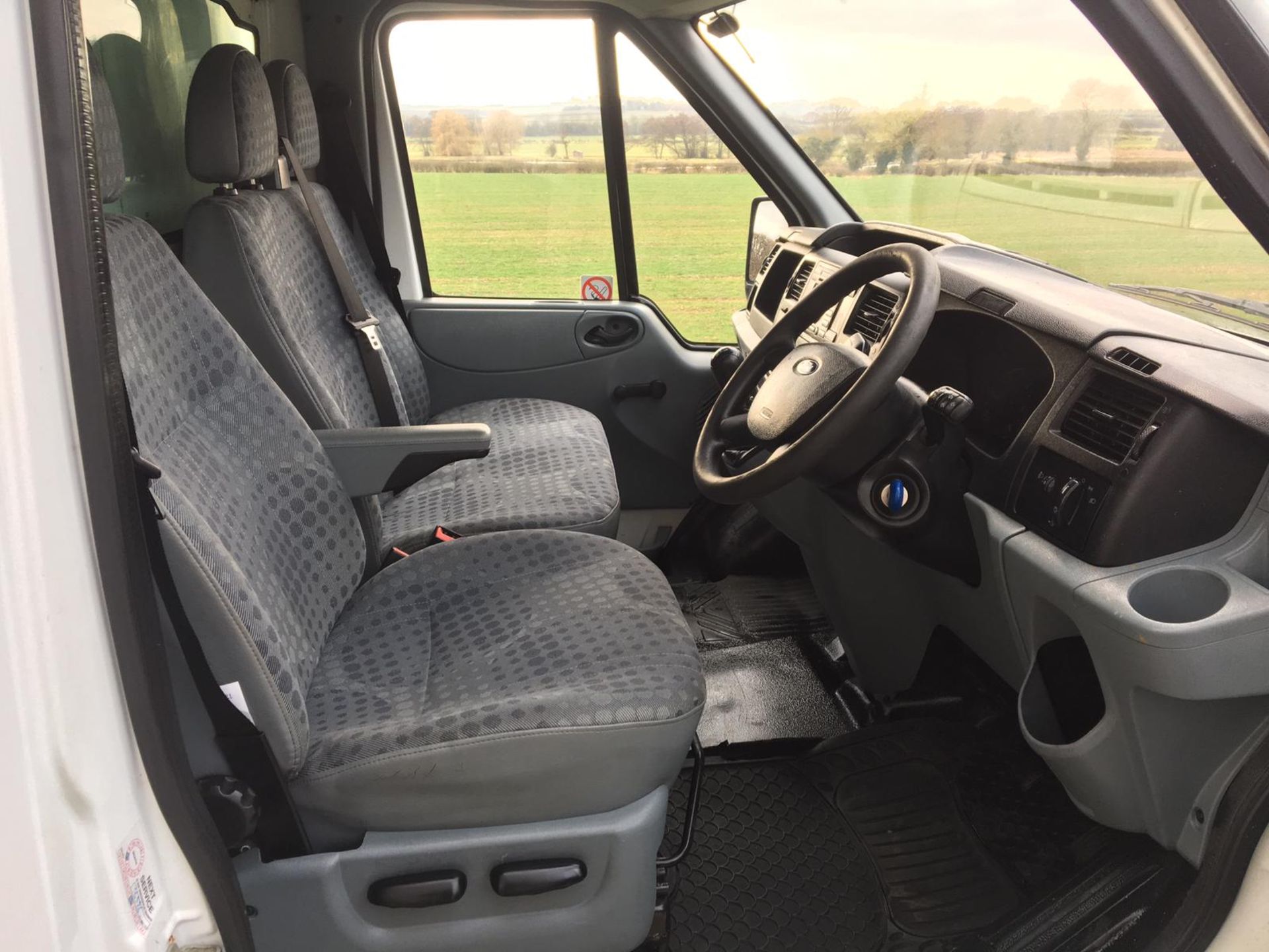 2007/56 REG FORD TRANSIT 100 T350M RWD WHITE DIESEL BOX VAN, SHOWING 0 FORMER KEEPERS *NO VAT* - Image 13 of 15