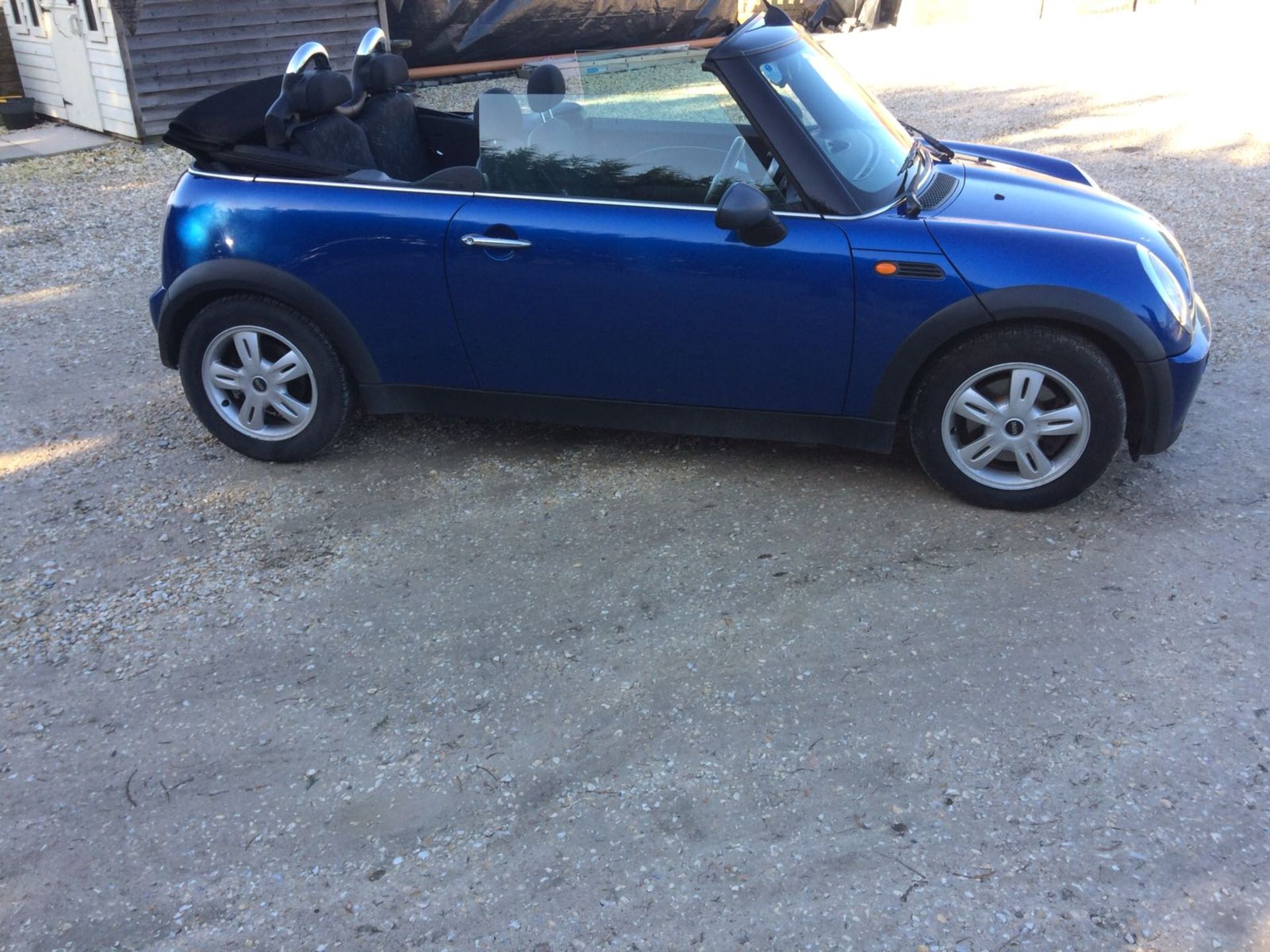 2006/06 REG MINI ONE 1.6 PETROL BLUE CONVERTIBLE, 5 SPEED MANUAL GEARBOX *NO VAT* - Image 9 of 16