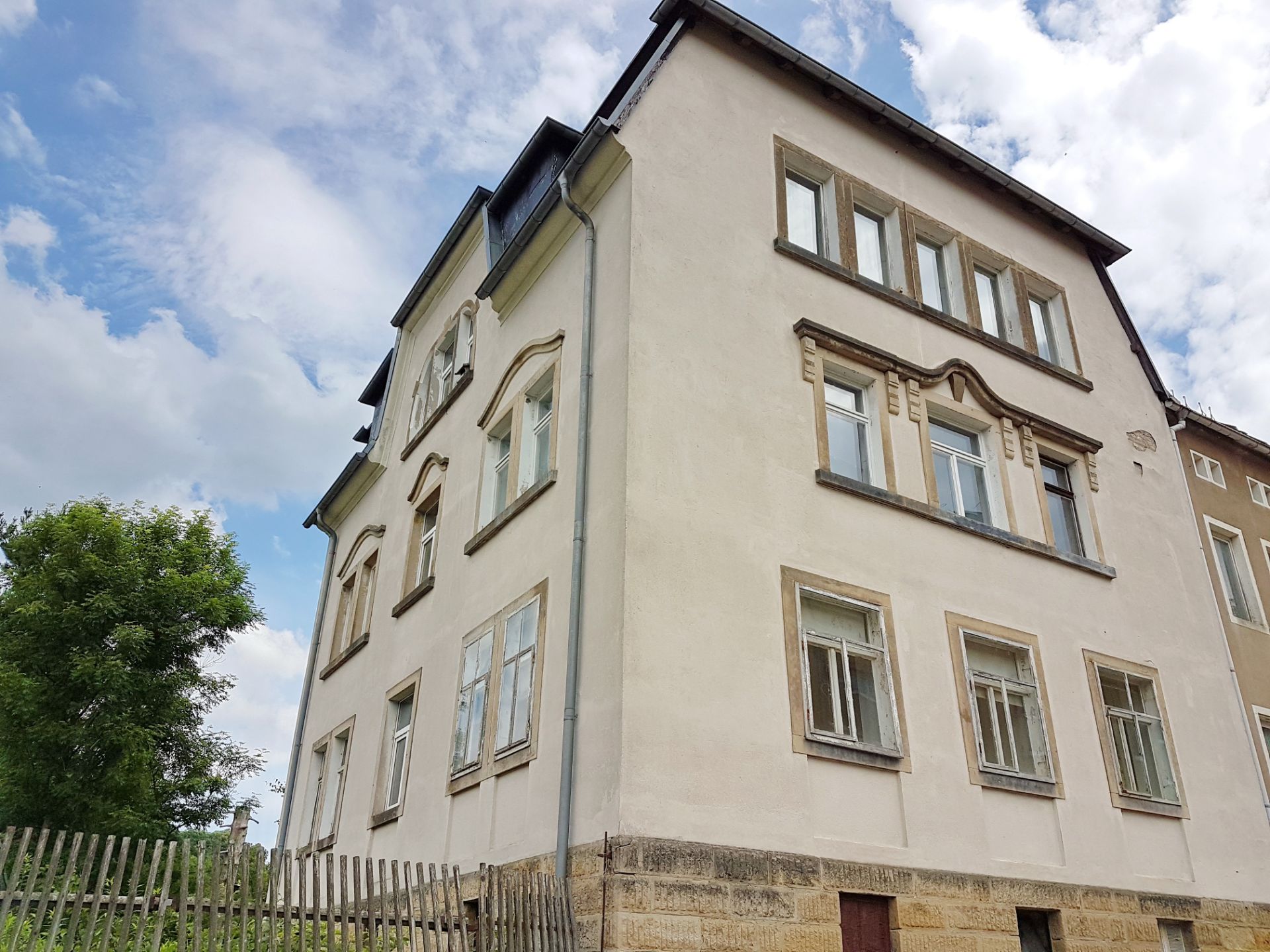 TWO NEIGHBOURING BLOCKS IN GERMANY – OVER 50 ROOMS! *NO RESERVE* - Image 5 of 127