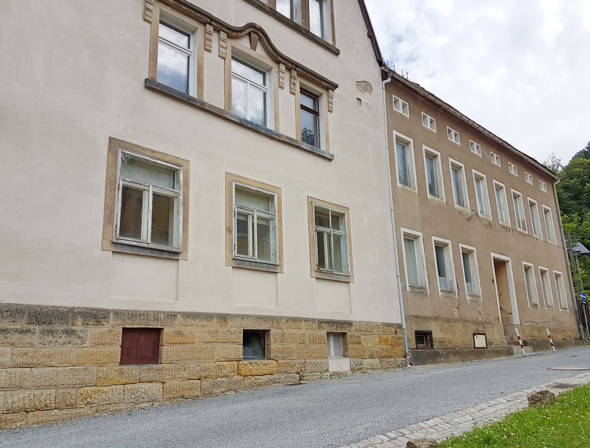 TWO NEIGHBOURING BLOCKS IN GERMANY – OVER 50 ROOMS! *NO RESERVE* - Image 58 of 127