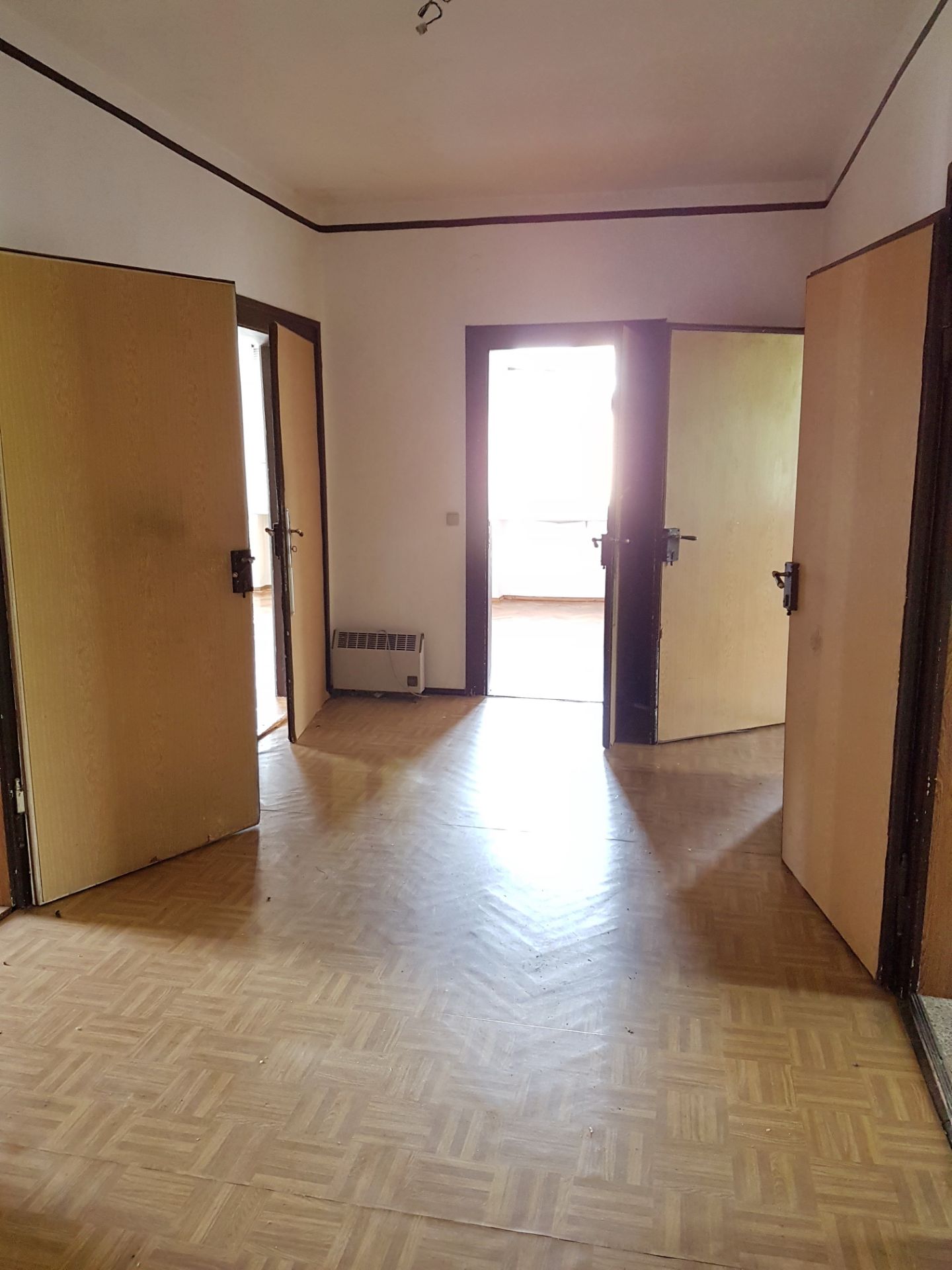 TWO NEIGHBOURING BLOCKS IN GERMANY – OVER 50 ROOMS! *NO RESERVE* - Image 26 of 127