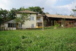 FREEHOLD 3 BEDROOM PROPERTY AND LAND IN BULGARIA