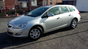 2012/12 REG VAUXHALL ASTRA EXCLUSIVE CDTI ECOFLEX SILVER DIESEL ESTATE, SHOWING 0 FORMER KEEPERS