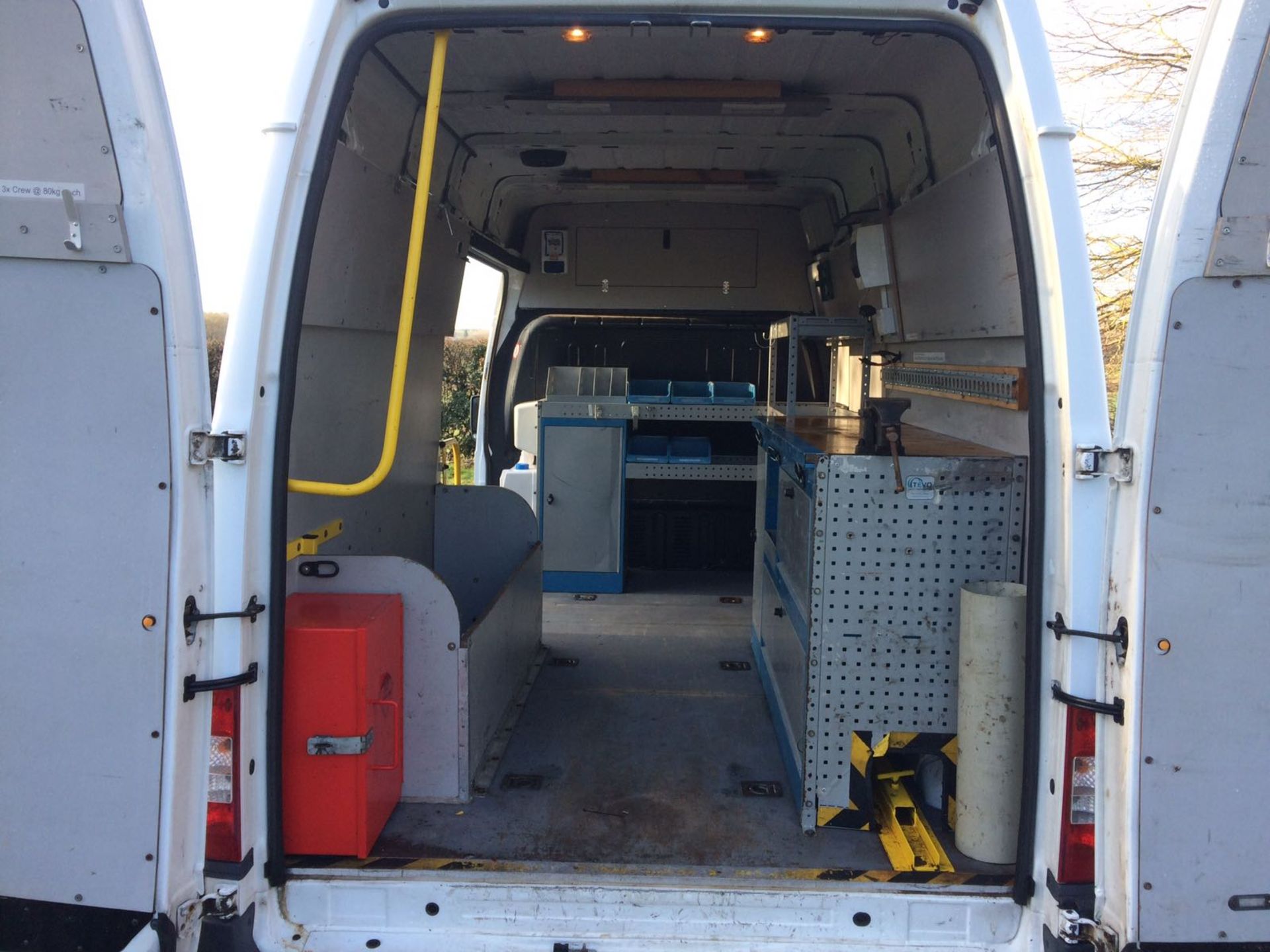 2009/09 REG FORD TRANSIT 100 T350L RWD WHITE DIESEL PANEL VAN, SHOWING 0 FORMER KEEPERS *PLUS VAT* - Image 10 of 20