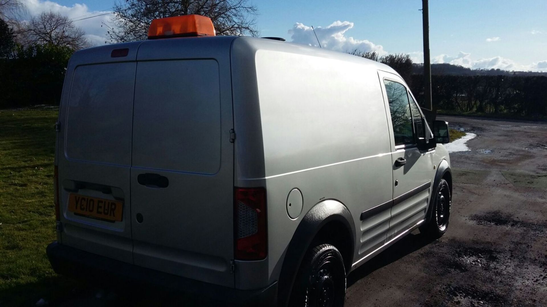 2010/10 REG FORD TRANSIT CONNECT 75 T220 1.8 DIESEL SILVER PANEL VAN, SHOWING 0 FORMER KEEPERS - Image 5 of 13