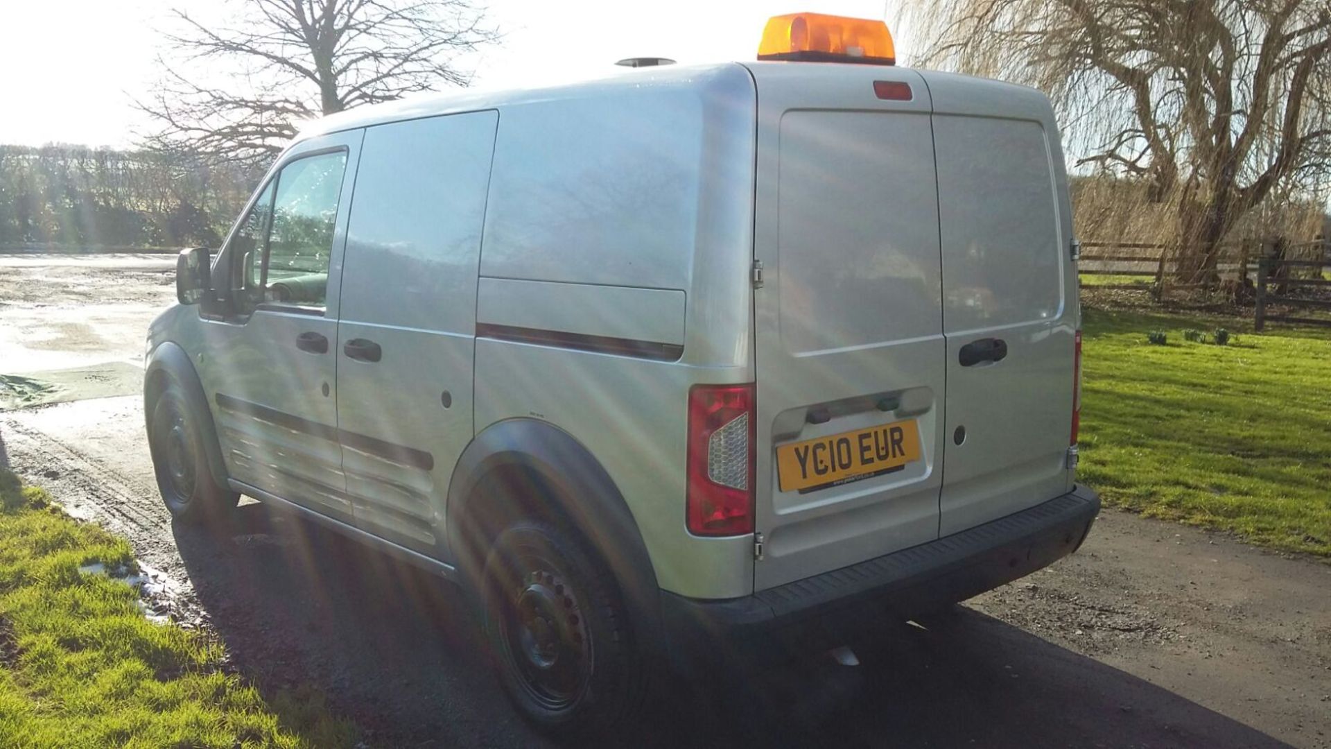 2010/10 REG FORD TRANSIT CONNECT 75 T220 1.8 DIESEL SILVER PANEL VAN, SHOWING 0 FORMER KEEPERS - Image 4 of 13