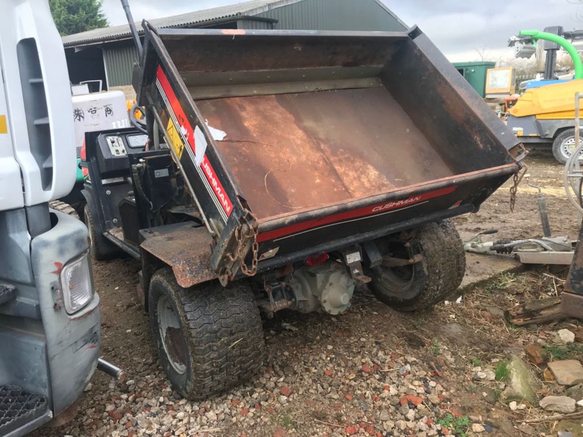 CUSHMAN - TURF TRUCKSTER 2 SEATER TIPPER *PLUS VAT* - Image 2 of 5