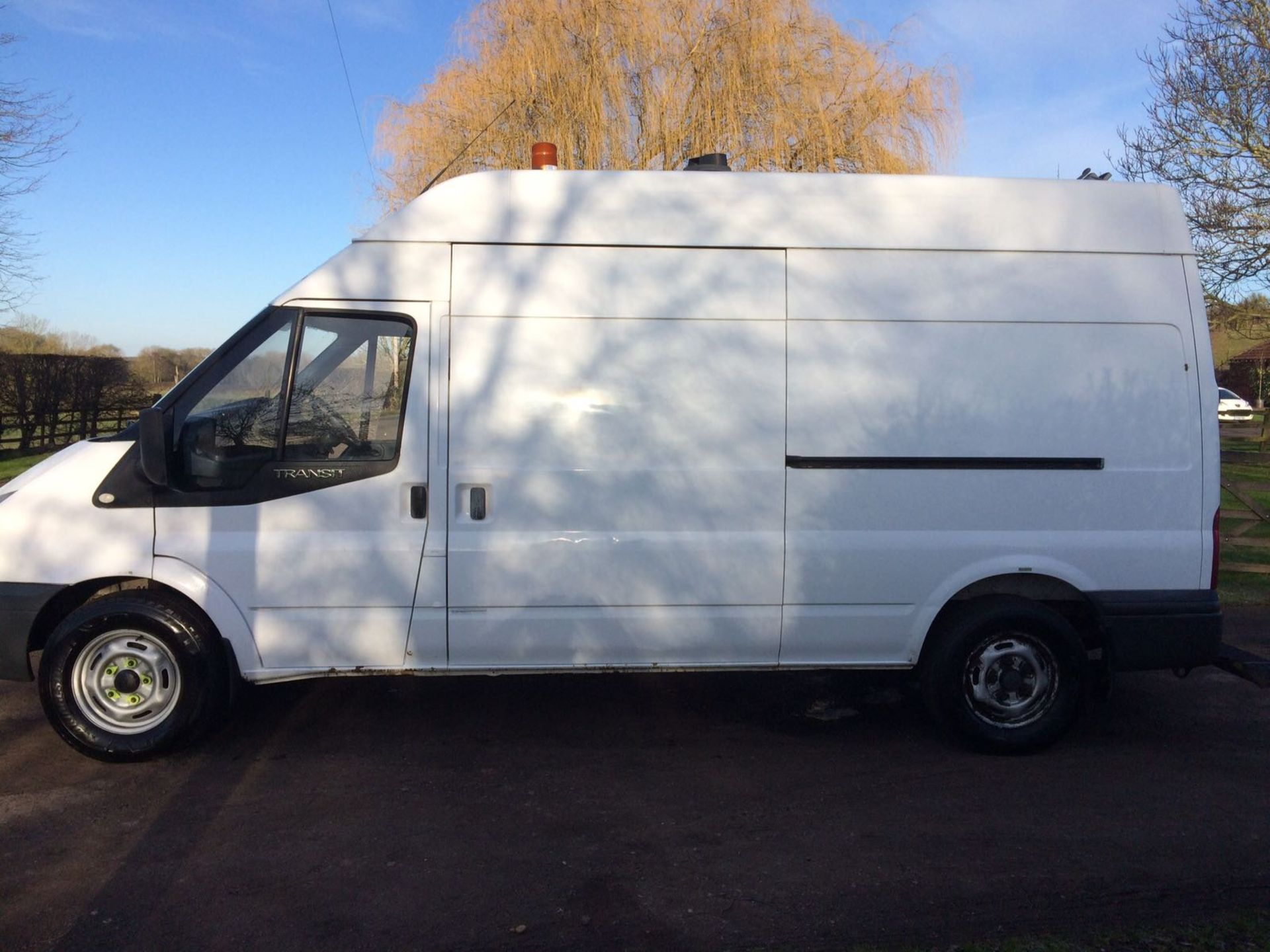 2009/09 REG FORD TRANSIT 100 T350L RWD WHITE DIESEL PANEL VAN, SHOWING 0 FORMER KEEPERS *PLUS VAT* - Image 3 of 20