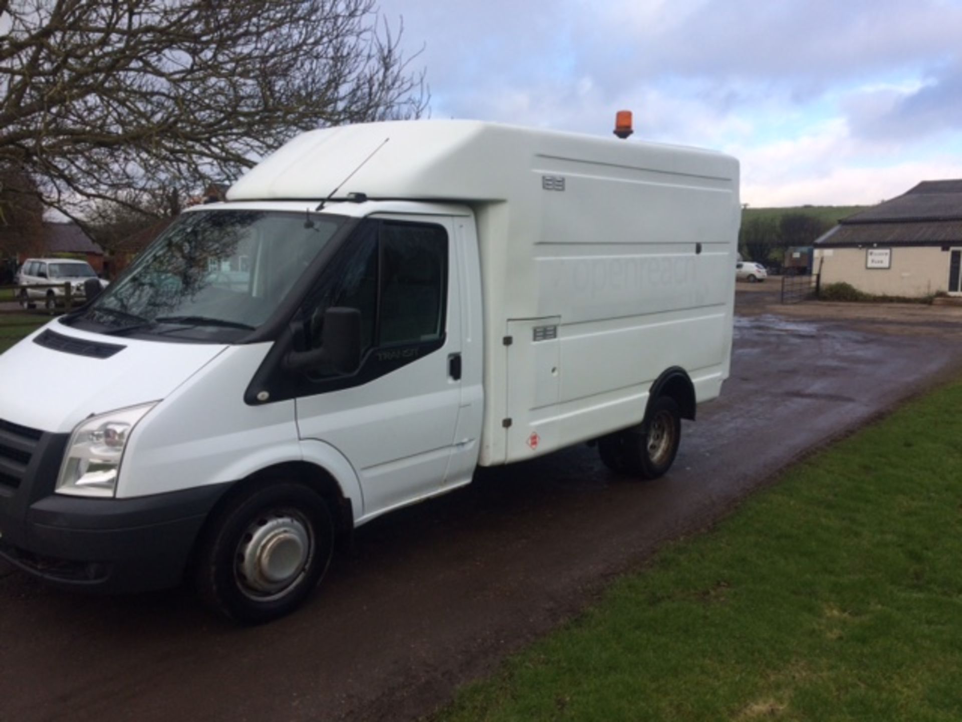 2009/09 REG FORD TRANSIT 100 T350M RWD WHITE DIESEL BOX VAN, SHOWING 0 FORMER KEEPERS *PLUS VAT* - Image 6 of 22