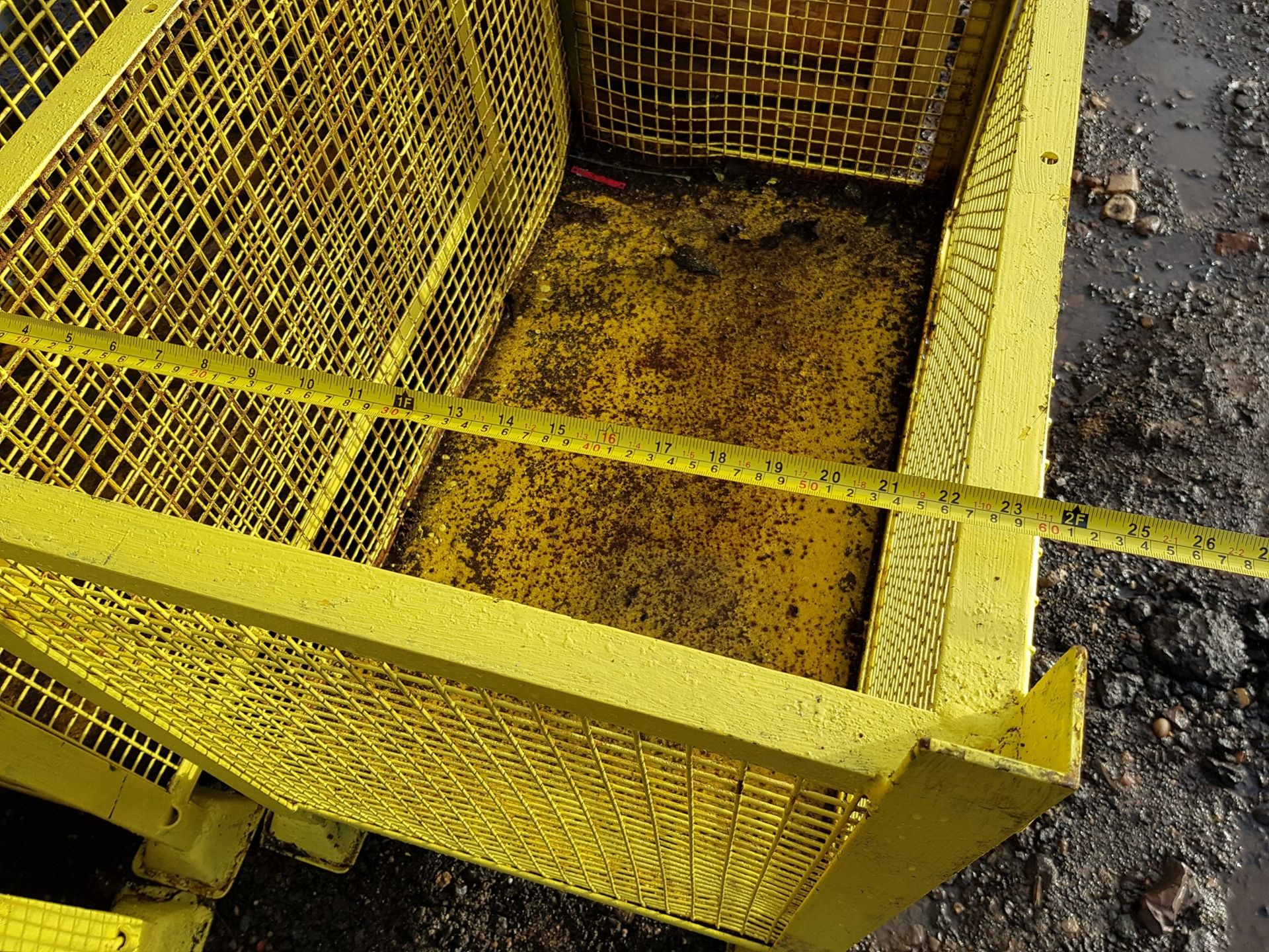 X9 YELLOW MESH STILLAGES IN TOTAL - IDEAL FOR STORAGE / LOGS ETC. *PLUS VAT* - Image 4 of 6