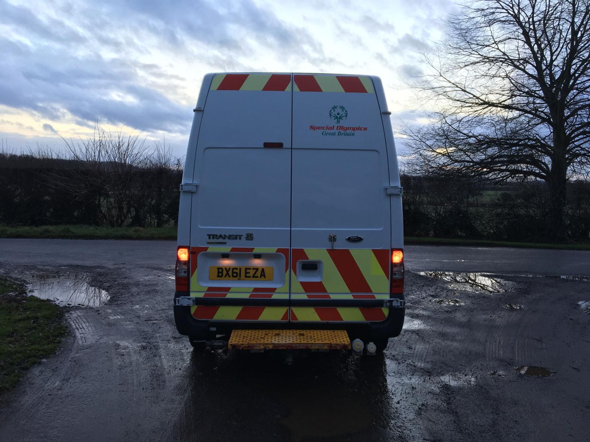 2011/61 REG FORD TRANSIT 100 T350M RWD 2.4 DIESEL PANEL VAN, COMPRESSOR AND ELECTRIC *NO VAT* - Image 4 of 12