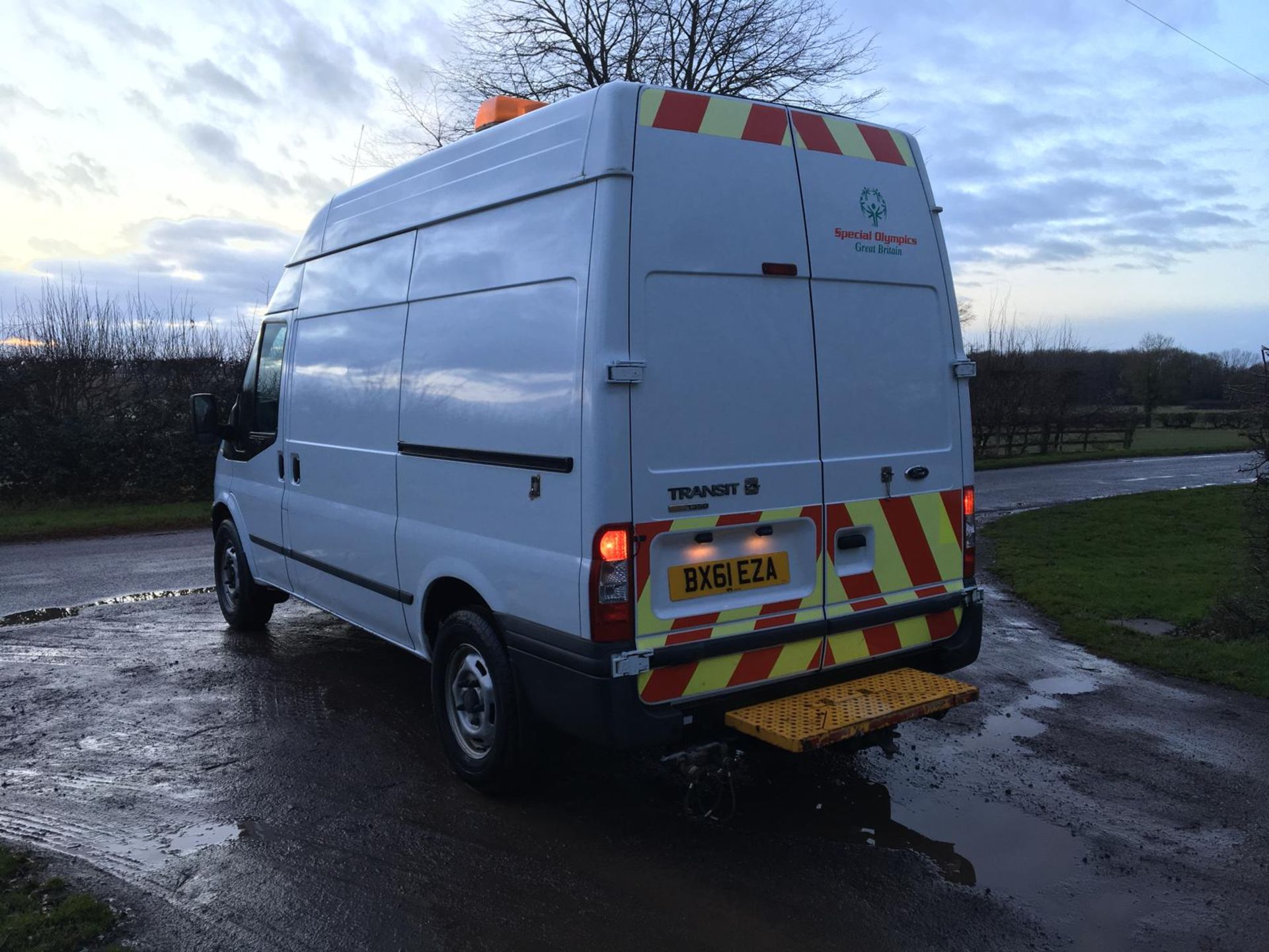 2011/61 REG FORD TRANSIT 100 T350M RWD 2.4 DIESEL PANEL VAN, COMPRESSOR AND ELECTRIC *NO VAT* - Image 3 of 12