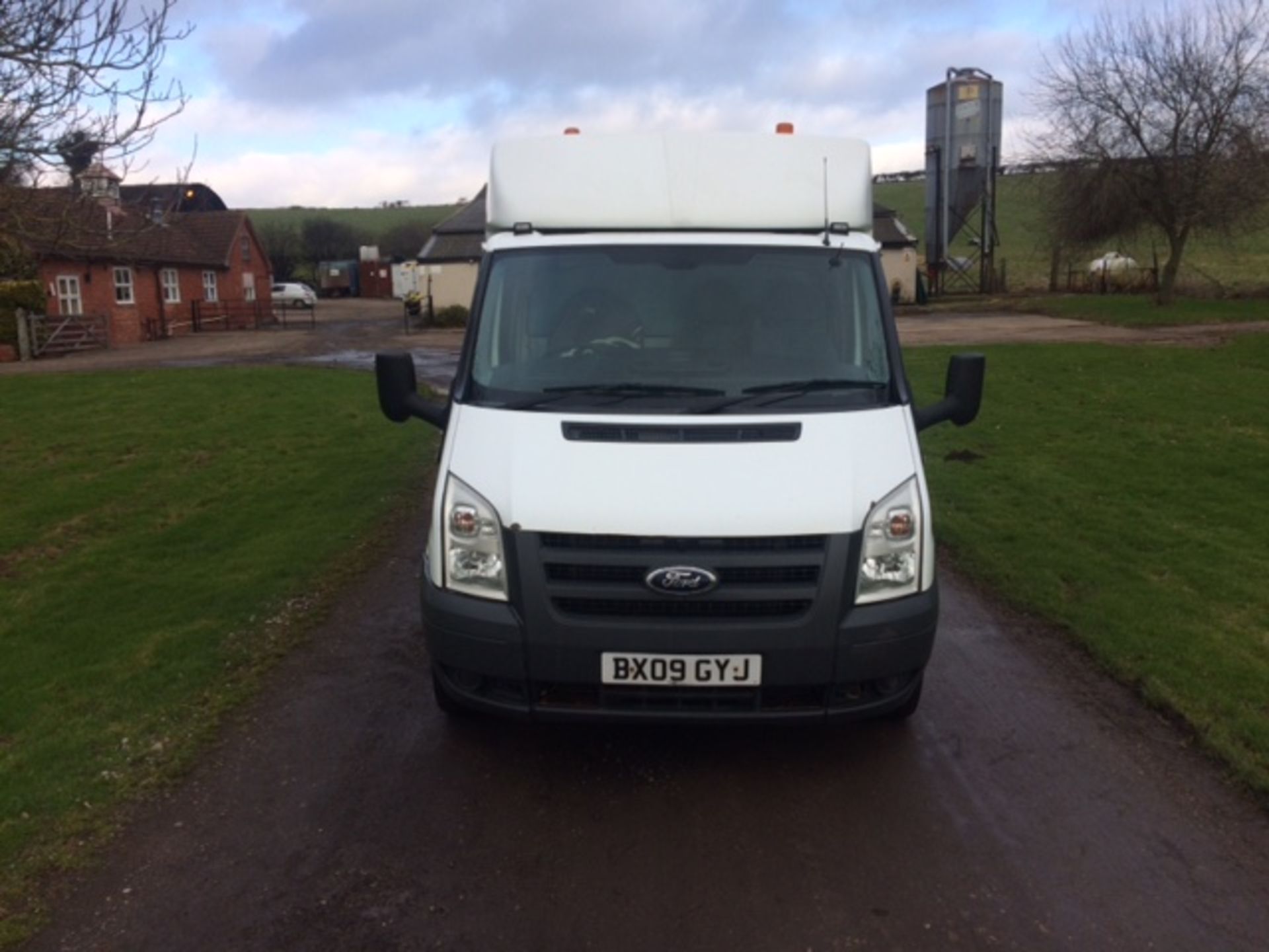 2009/09 REG FORD TRANSIT 100 T350M RWD WHITE DIESEL BOX VAN, SHOWING 0 FORMER KEEPERS *PLUS VAT* - Image 2 of 22