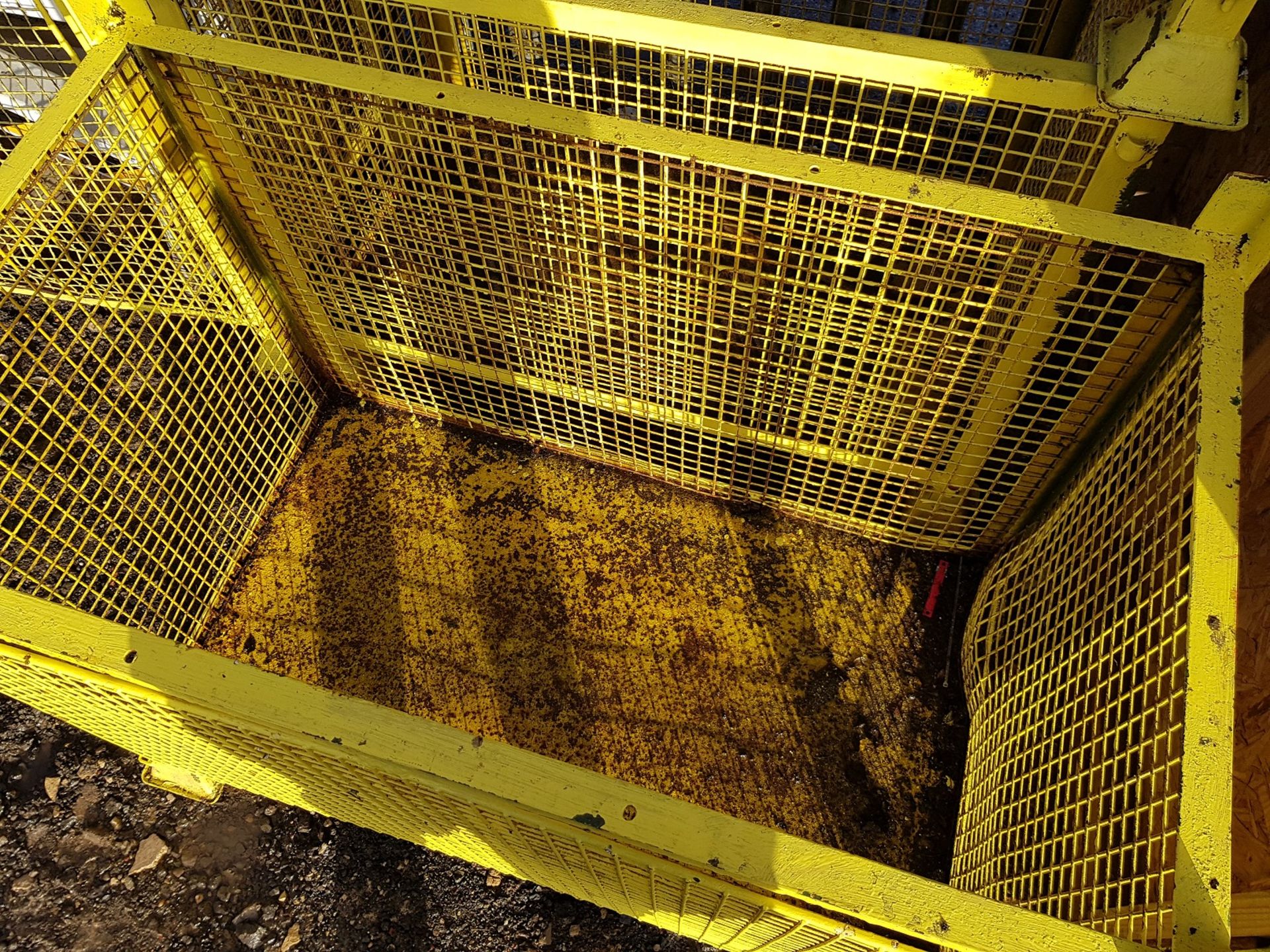 X9 YELLOW MESH STILLAGES IN TOTAL - IDEAL FOR STORAGE / LOGS ETC. *PLUS VAT* - Image 3 of 6