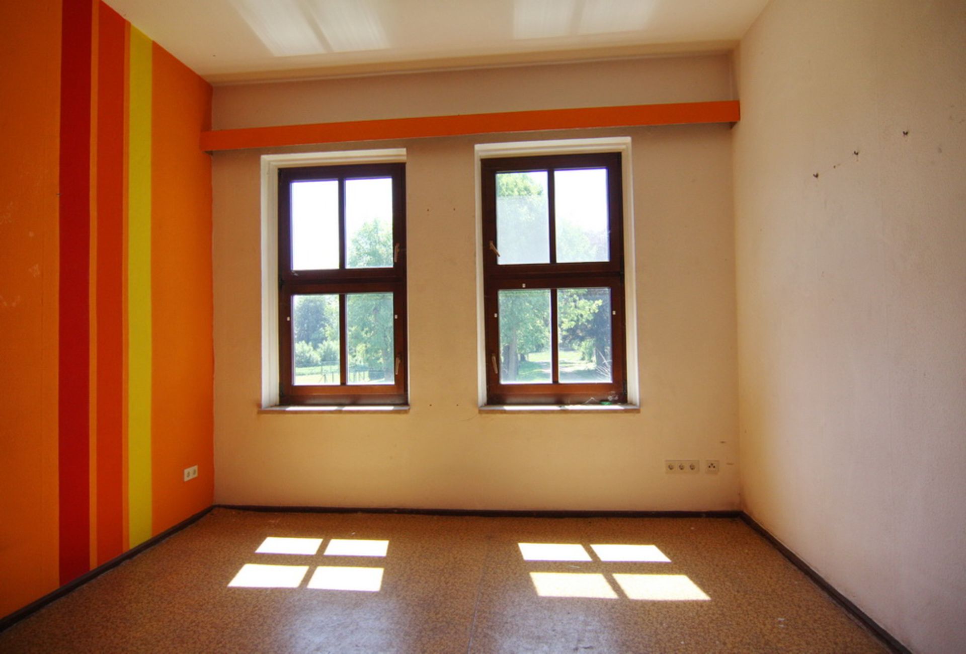 LARGE HOUSING BLOCK HORNSOMMEM, GERMANY READY TO MOVE INTO FREEHOLD VACANT POSSESSION - Image 37 of 91