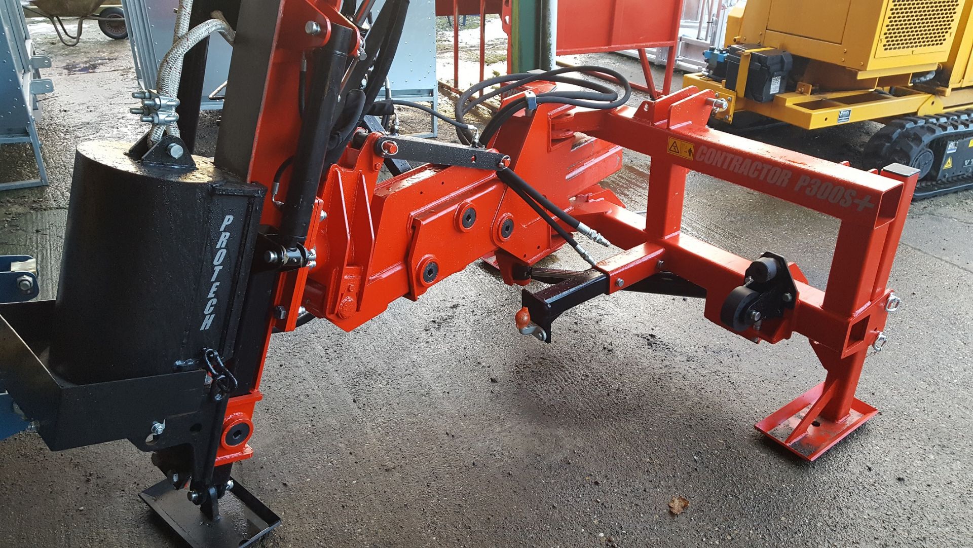 BRAND NEW, NEVER USED 2017 PROTECH 300S+ CONTRACTOR RED POST KNOCKER INC ROCK SPIKE *PLUS VAT* - Image 6 of 6